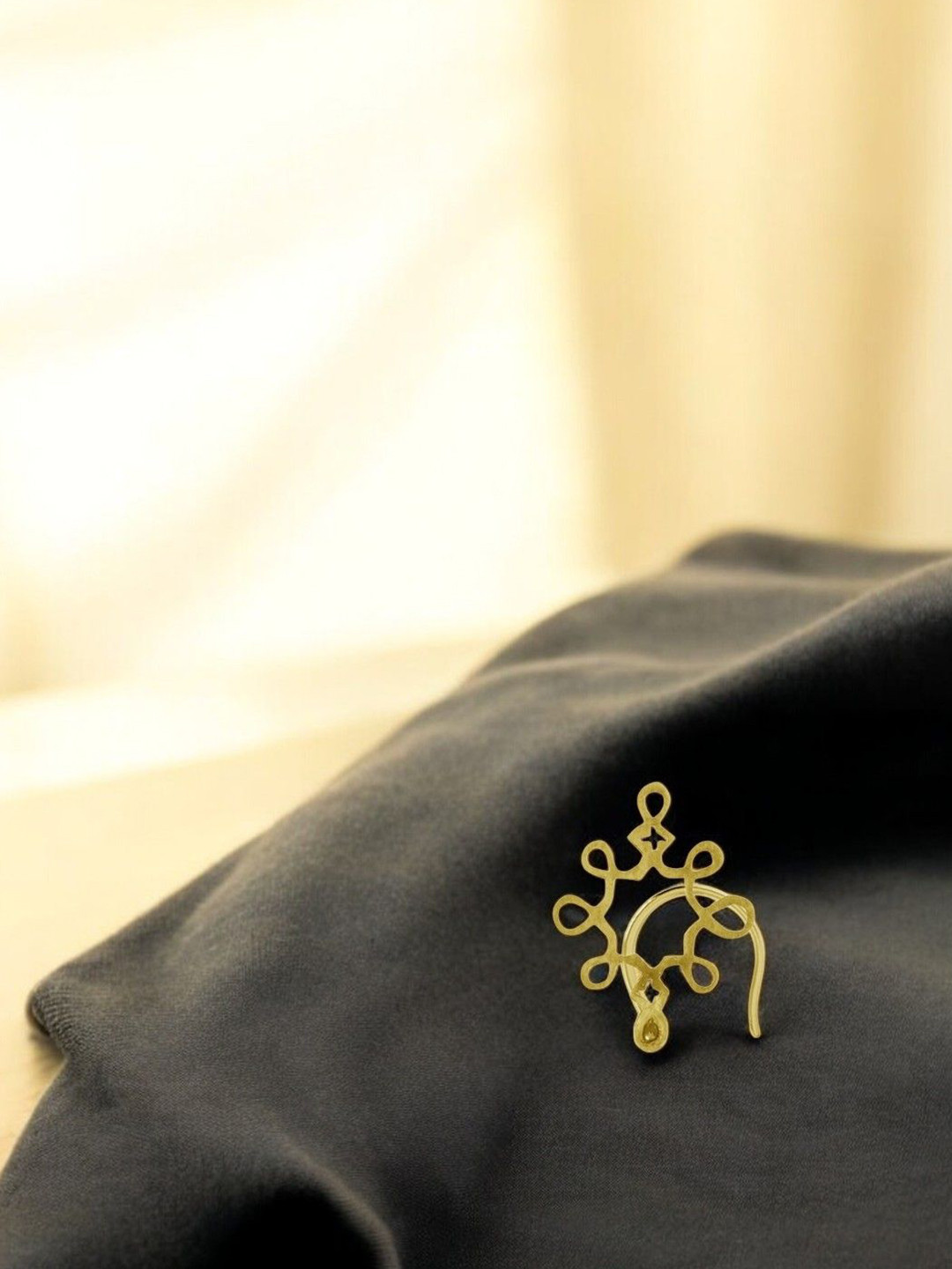 Sangria Kolam Elegance Stud Nosepin