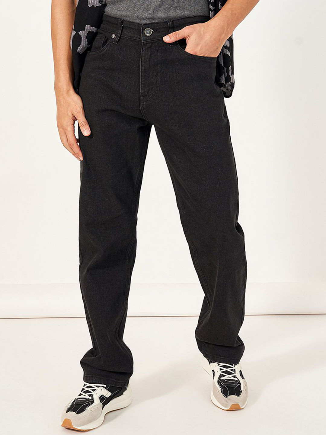 Styli Men Solid Mid-Rise Relaxed Fit Stretch Five Pocket Jeans