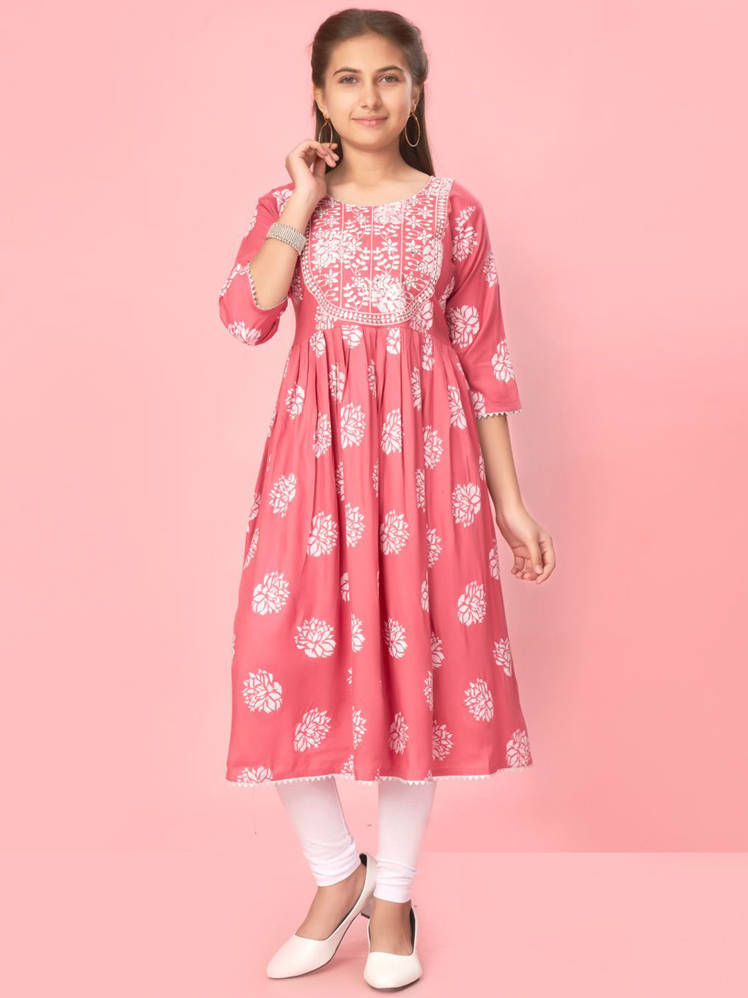 Sangria Girls Pink Floral Printed Round Neck Thread Work Pure Cotton Kurta With Legging