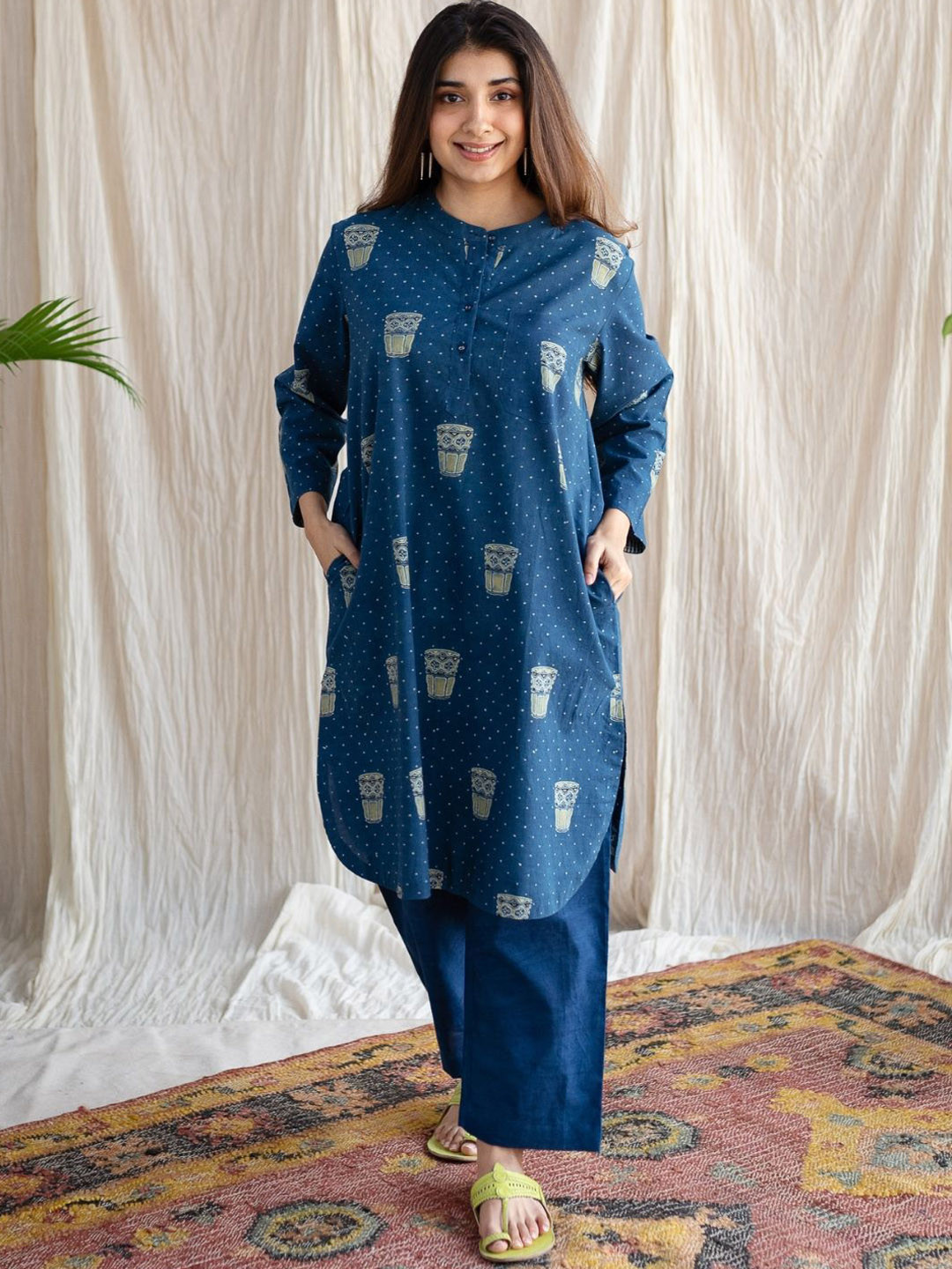 THE INDIAN ETHNIC CO Indigo Straight Ajrakh Cotton Kurta