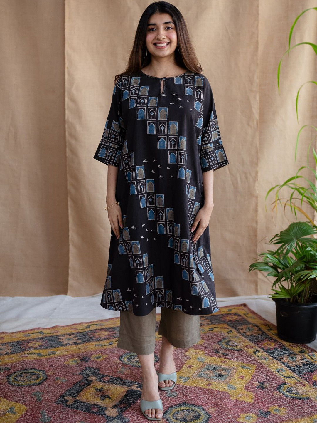 THE INDIAN ETHNIC CO Charcoal A-Line Ajrakh Cotton Kurta