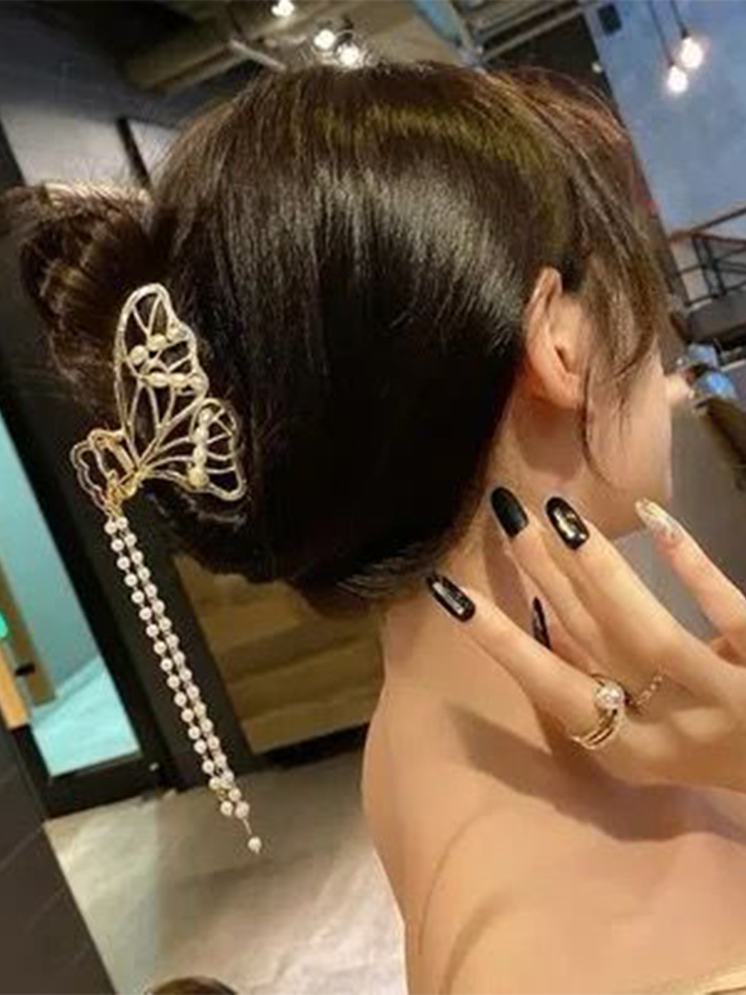 Radhya Accessories Women Embellished Claw Clip