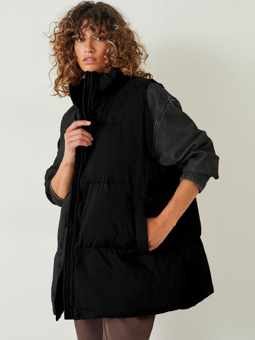 Stylecast X Kotty Women Solid Insulator Longline Gilet Jacket