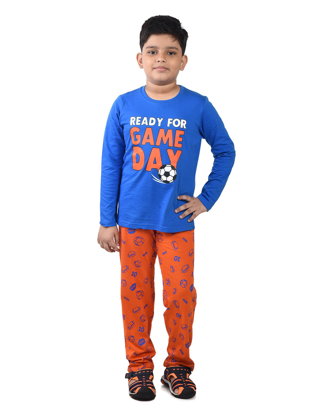 Clothe Funn Boys Printed Round Neck Long Sleeves Pure Cotton T-Shirt With Trouser