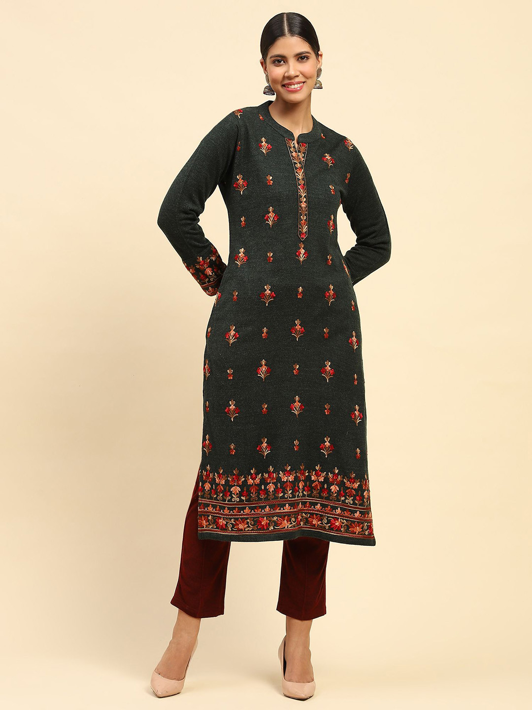 Me&I Ethnic Motifs Embroidered Thread Work Woollen Straight Kurta