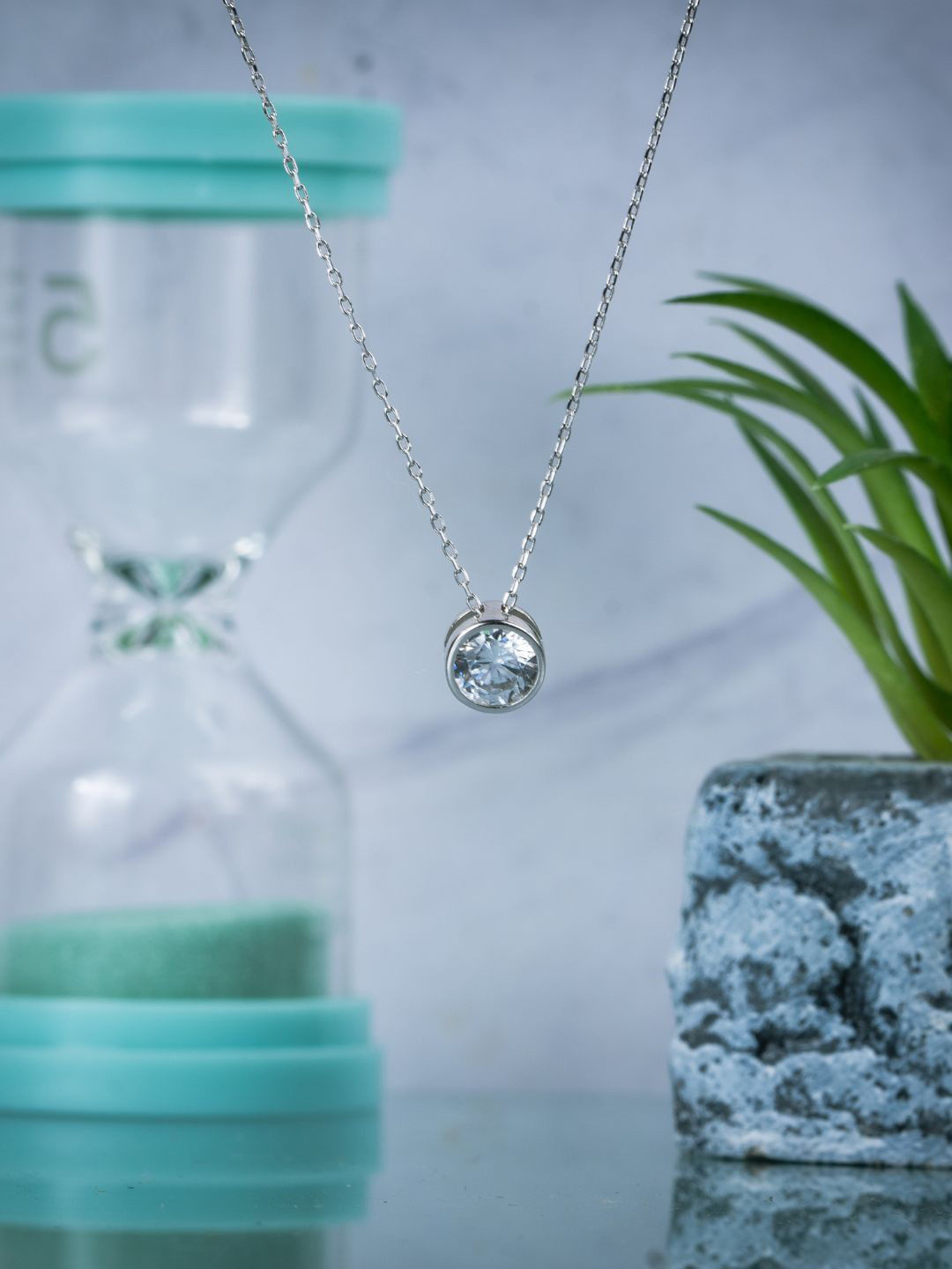 GLYTERS Rhodium-Plated Circular Lustr Solitaire Pendant & Chain