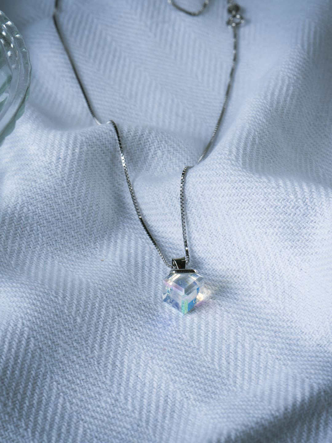 GLYTERS Silver-Plated Quadra Prism Box Pendant & Chain