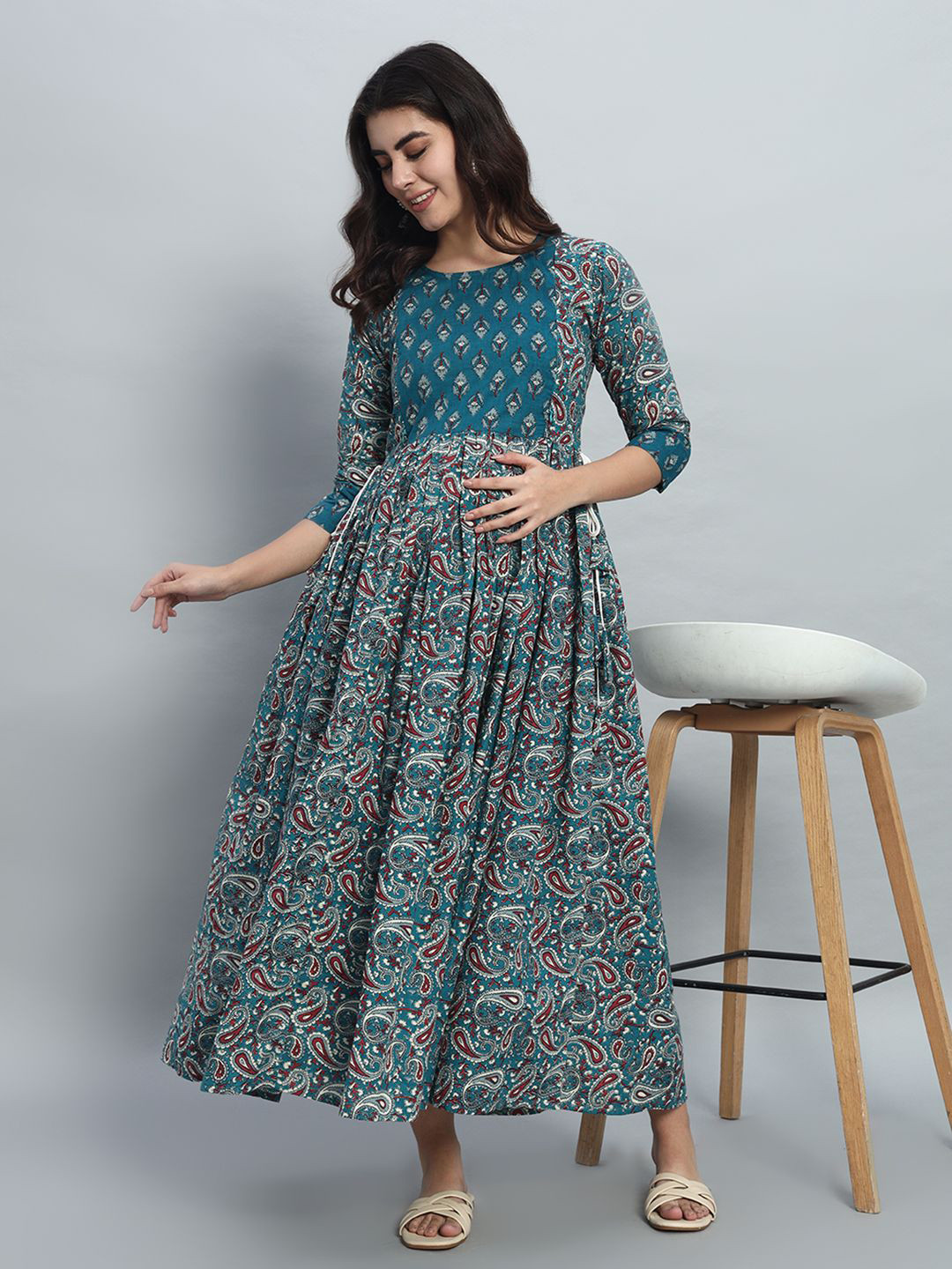 Gujari Women Ethnic Motifs Printed Maternity Fit & Flare Ethnic Dresses