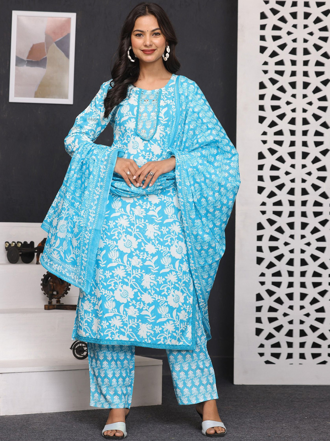 PARTHVI Floral Printed Aari Work Kurta with Trouser & Dupatta
