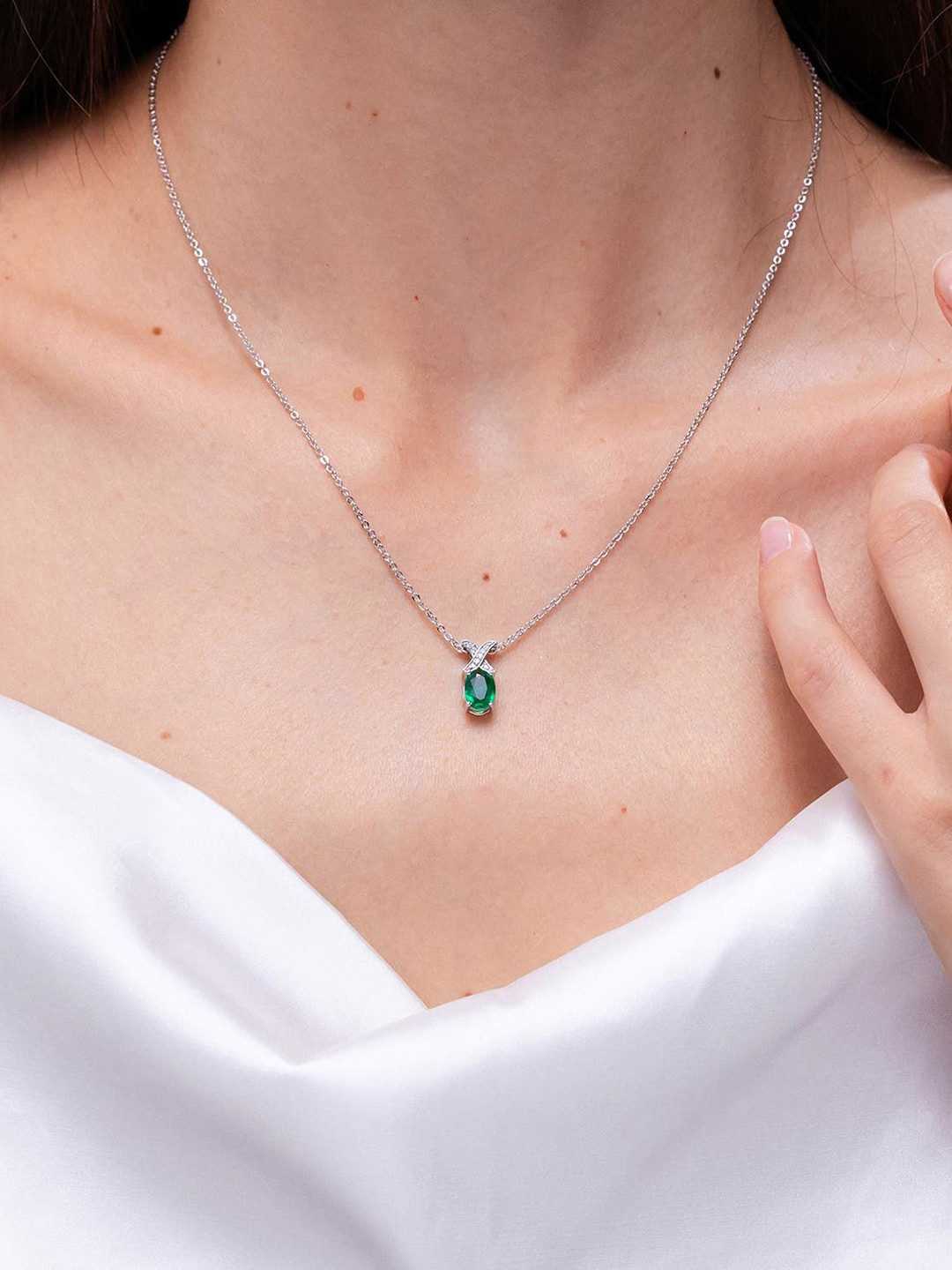 Angara Women  Pendant Diamond