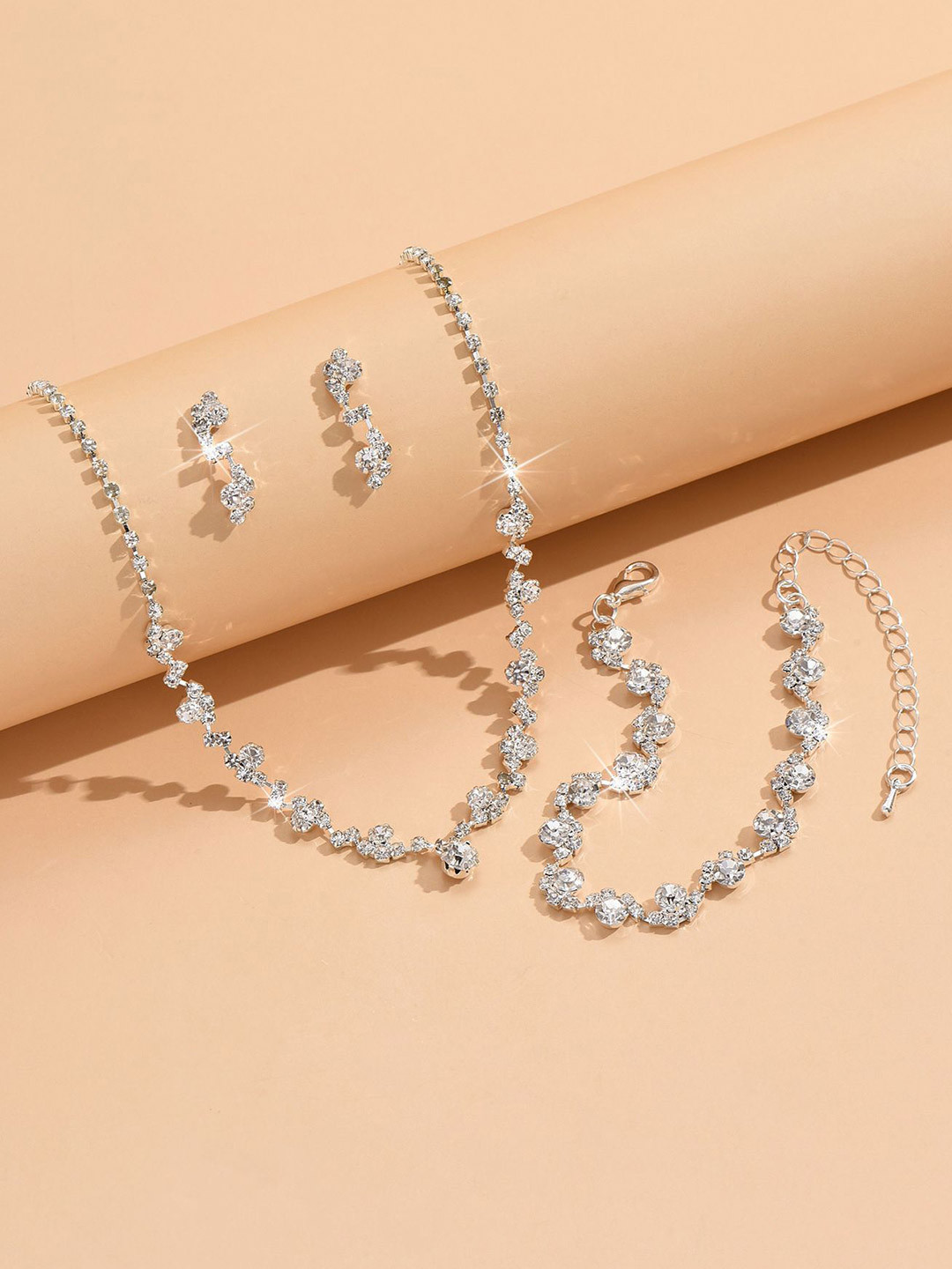 DressBerry Silver Plated Rhinestone Studded Jewellery Set