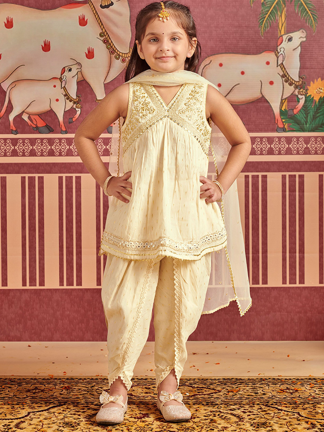 MASTARANG Girls Embroidered Thread Work Pure Cotton Kurti With Dhoti Pants & Dupatta