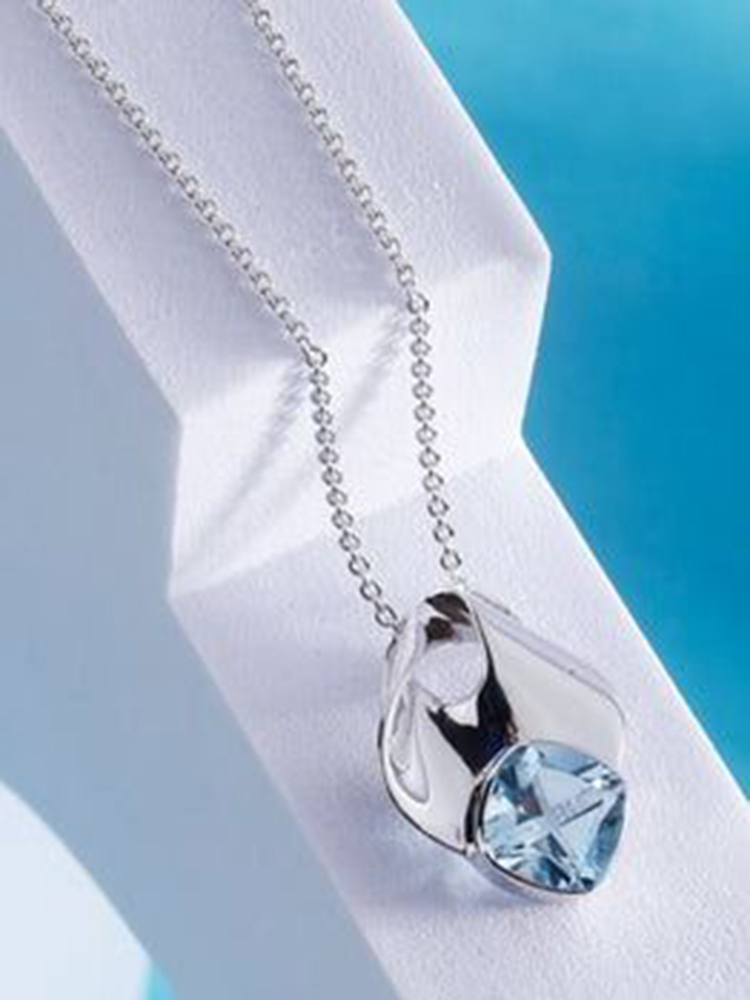DIAVO 925 Sterling Silver Rhodium-Plated Topaz Oval Pendant