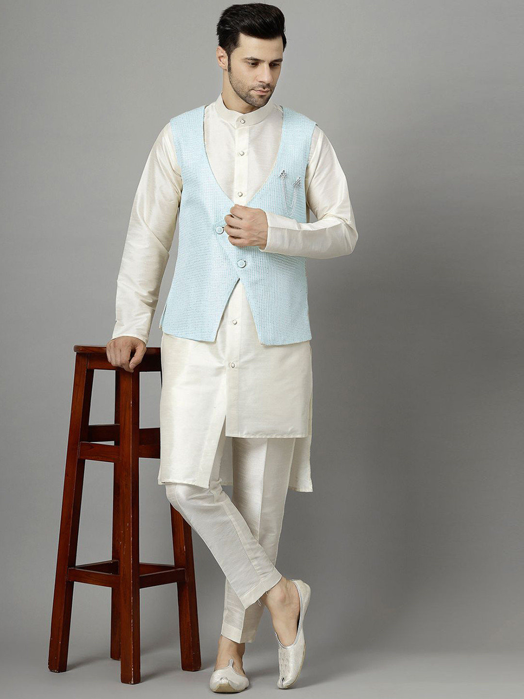 Utsav Fashion Band Collar Kurta With Trousers & Waistcoat