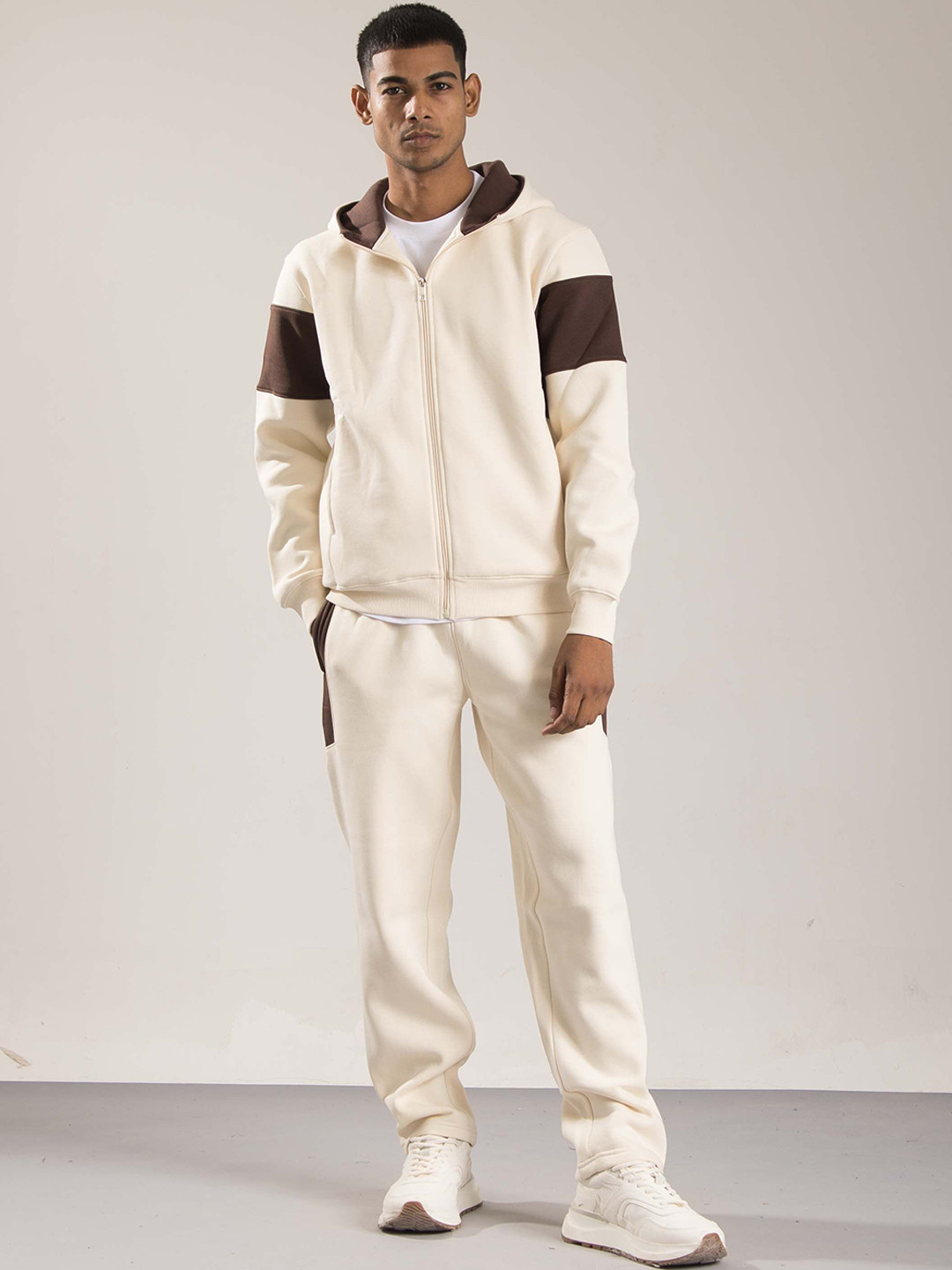 ONEWAY Men Color Blocked Classic Fit Track Suit