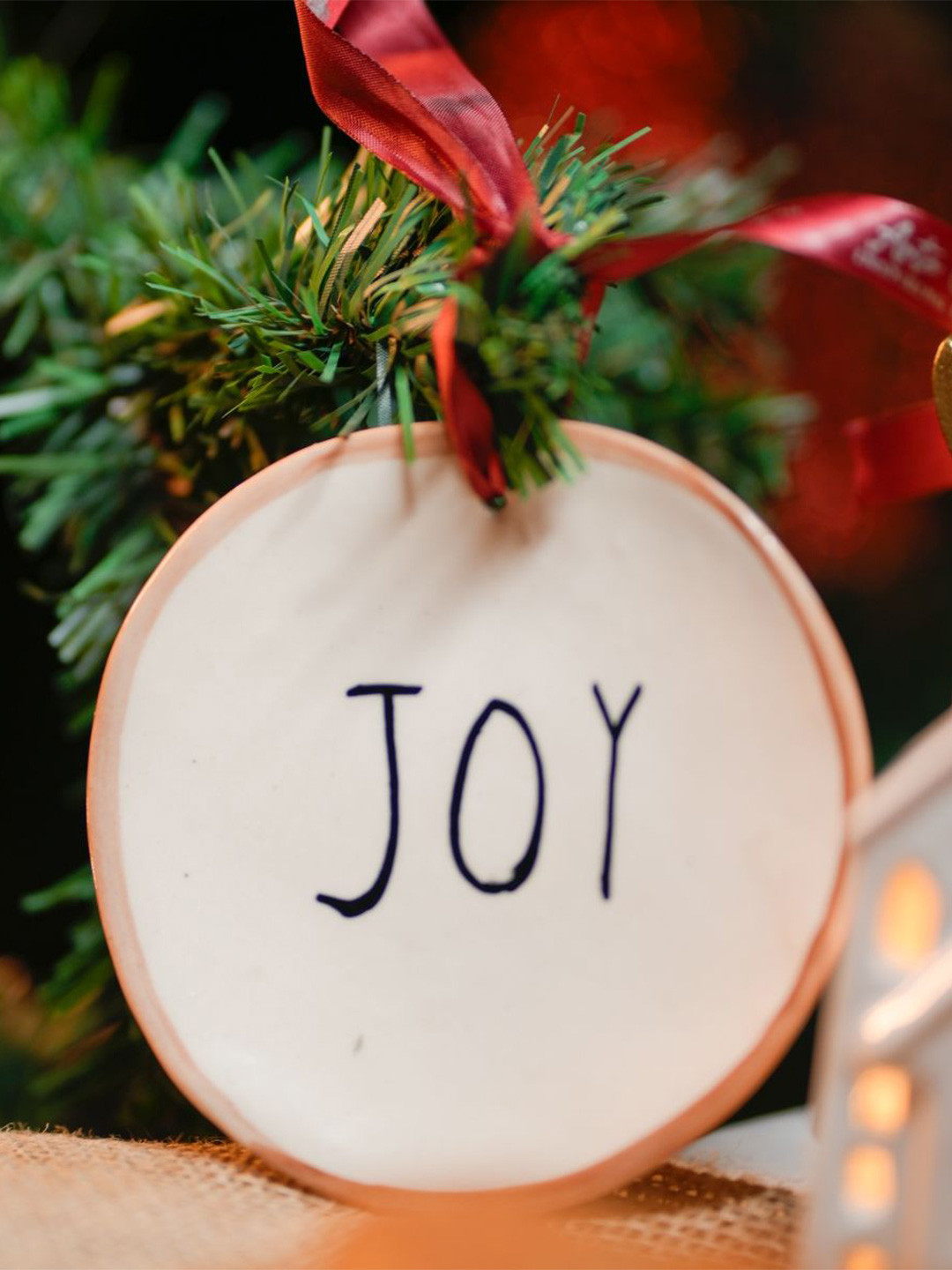 ArteCasa Black & White Festive Decor