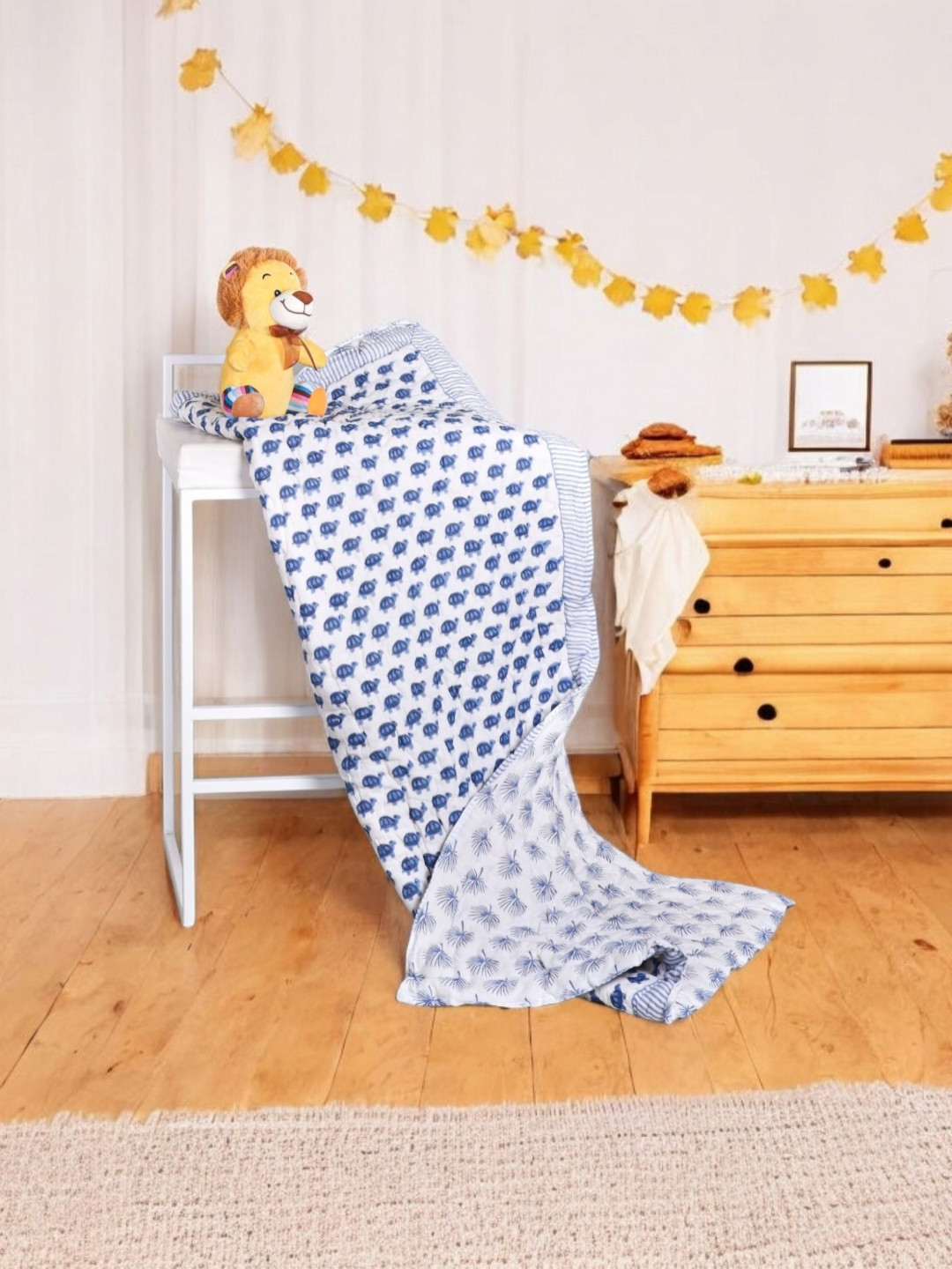 Feels Like Home White & Blue Floral Mild Winter 350 GSM Single Bed Quilt