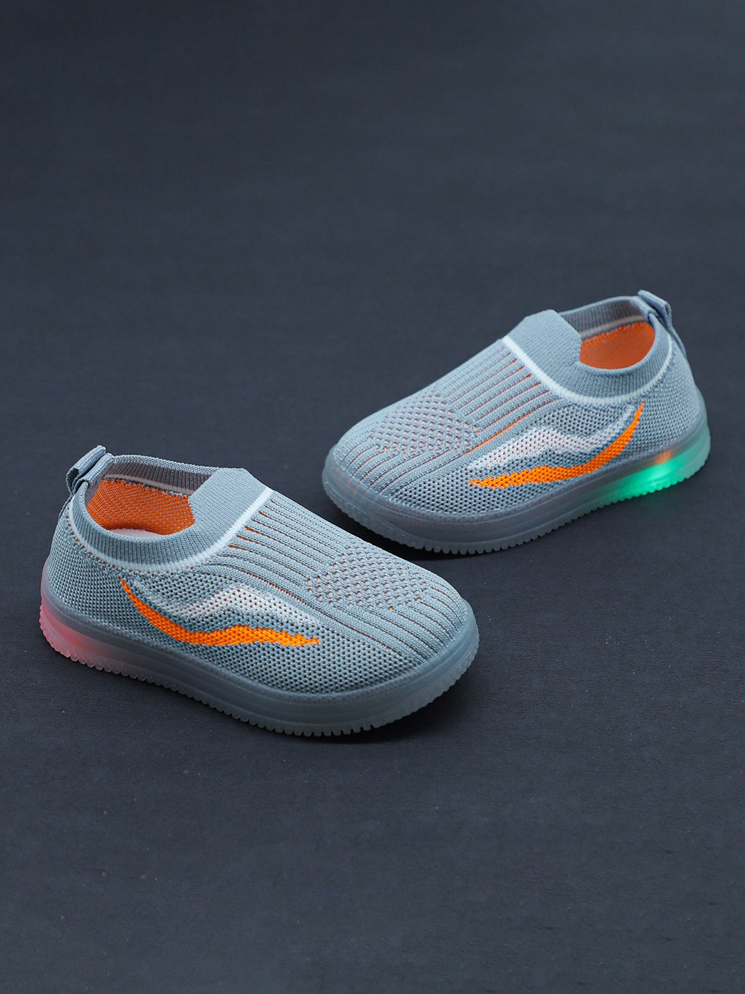 NEW STEPS Kids Round Toe LED Sneakers