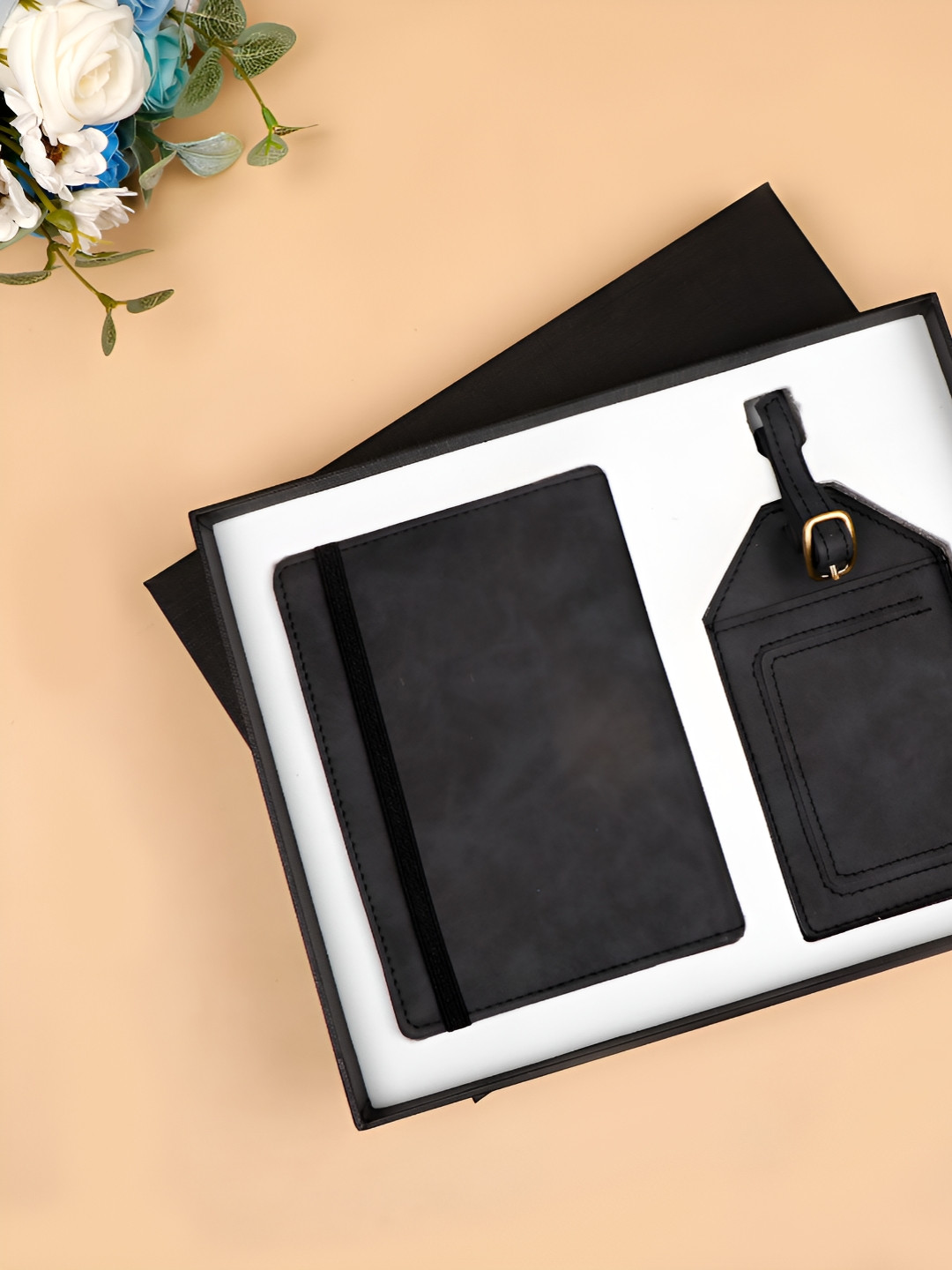 Archies Black Passport & ID Keeper Gift Set