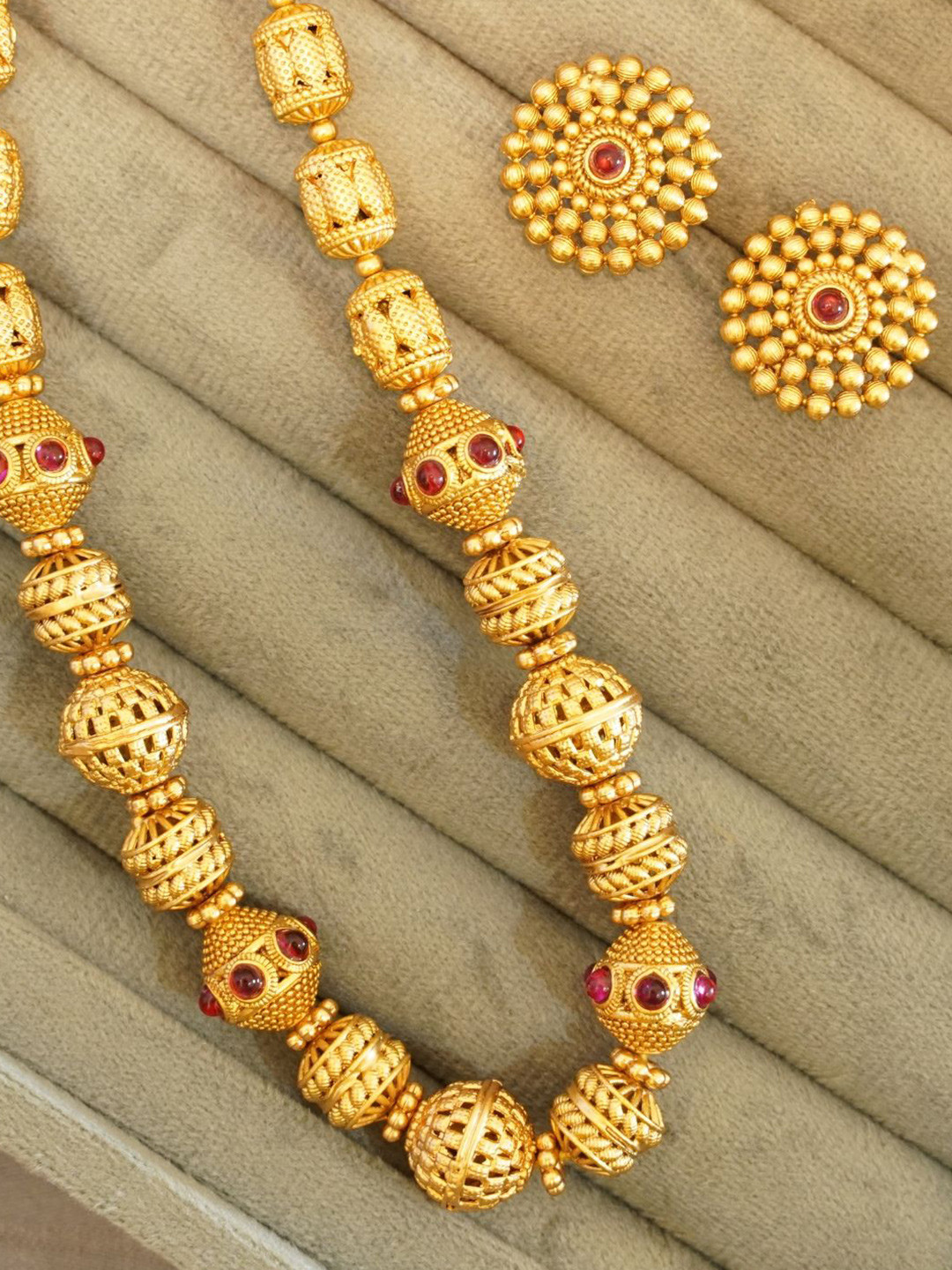 inc63-for elites Gold Plated Artificial Stones Beaded Matte Finish Necklace Set