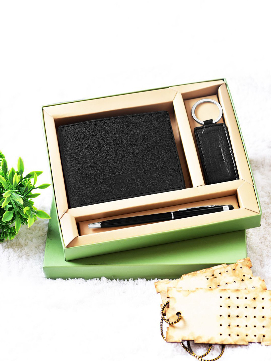 Mast & Harbour Men Accessory Gift Set of Wallet Pen & Key Chain