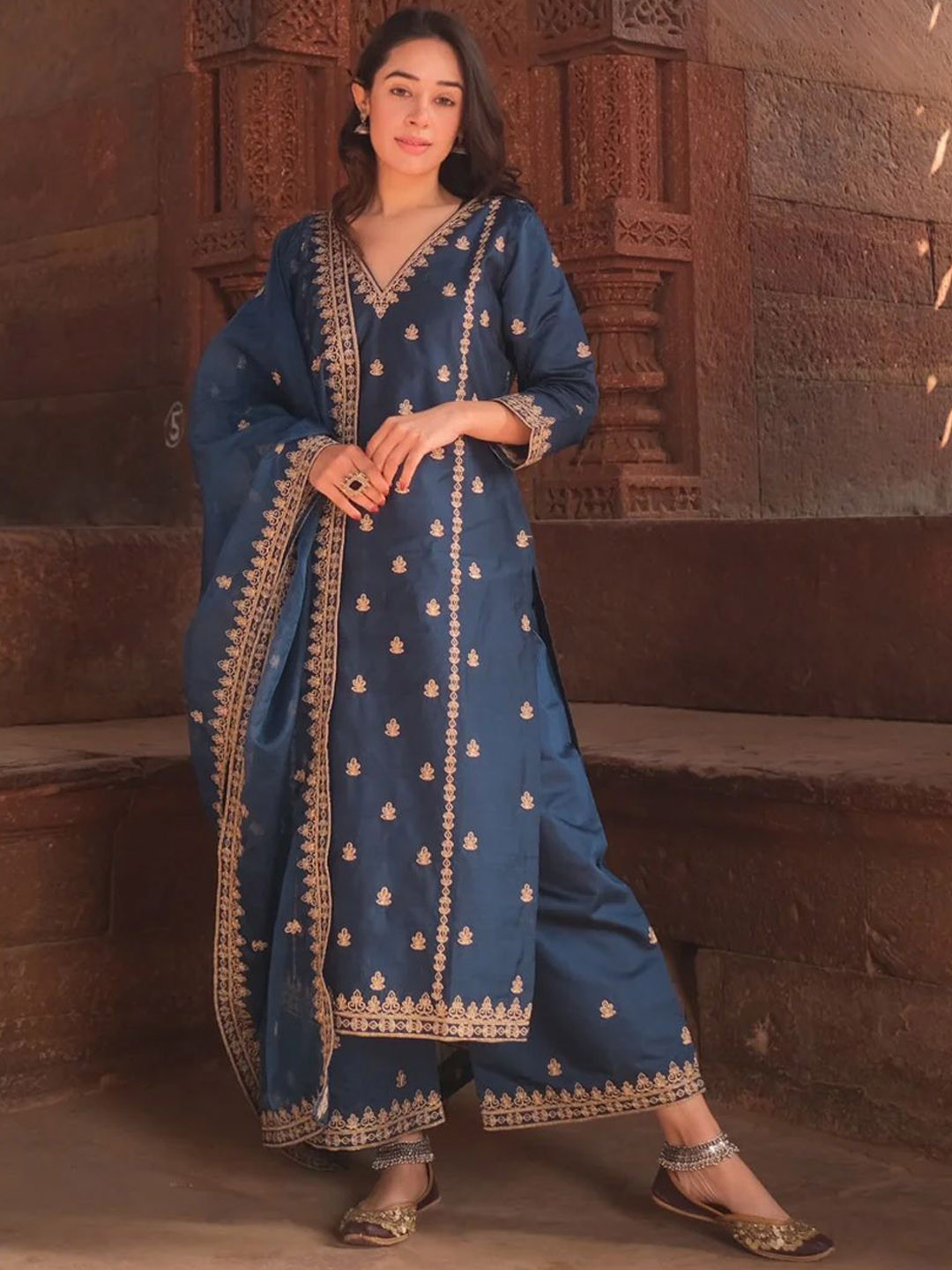 DIVASTRI V-Neck Floral Embroidered Sequinned Straight Kurta with Trouser &  Dupatta