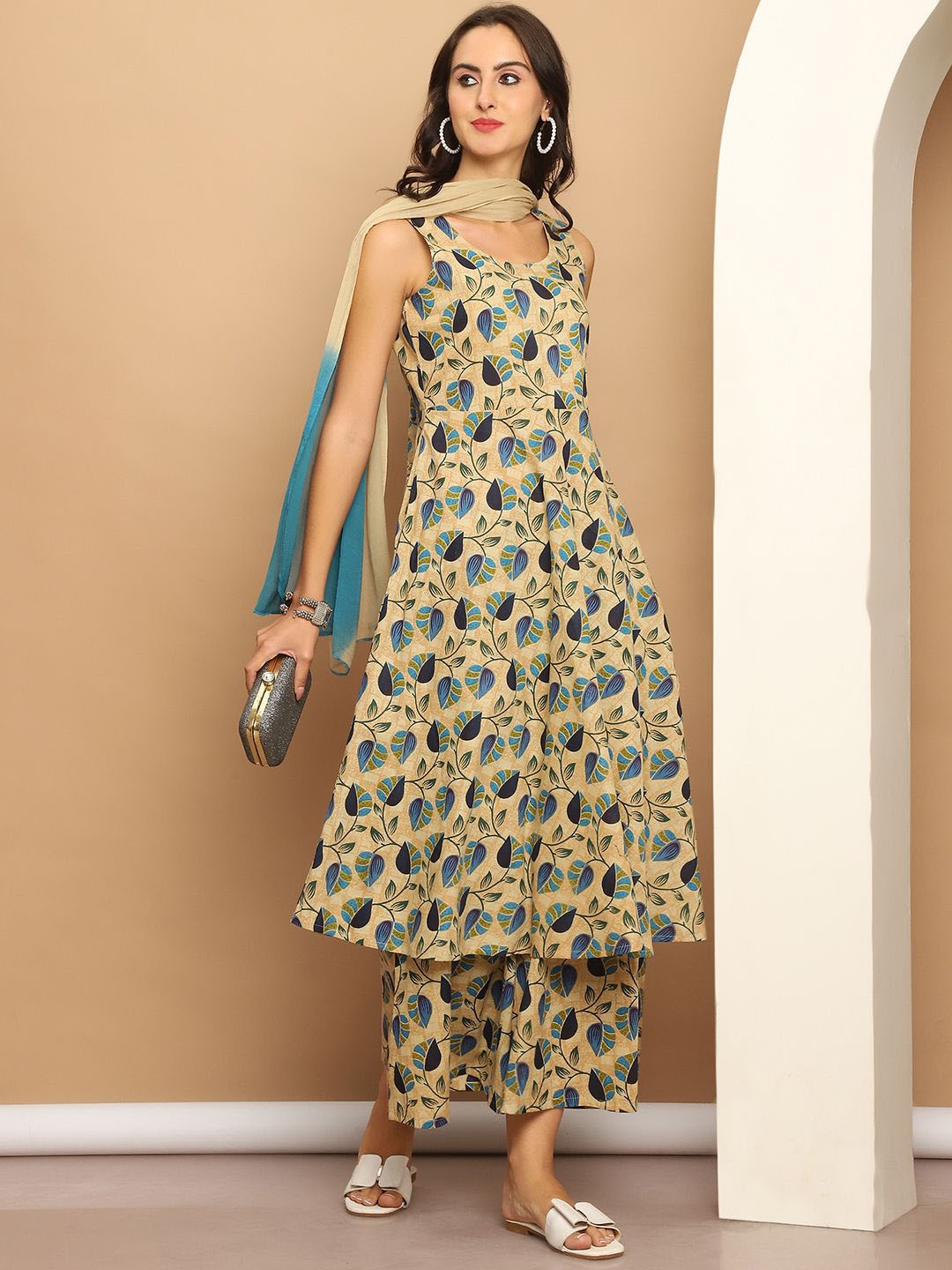 Jompers Floral Printed Pure Cotton Anarkali Kurta With Palazzos & Dupatta - Kurta Sets for Women 30231902 | Myntra