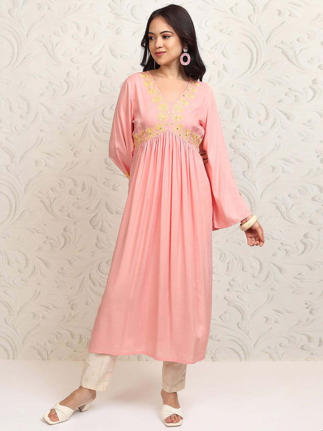 Vishudh Women Floral Embroidered Flared Sleeves Thread Work Anarkali Kurta - Kurtas for Women 30248449 | Myntra