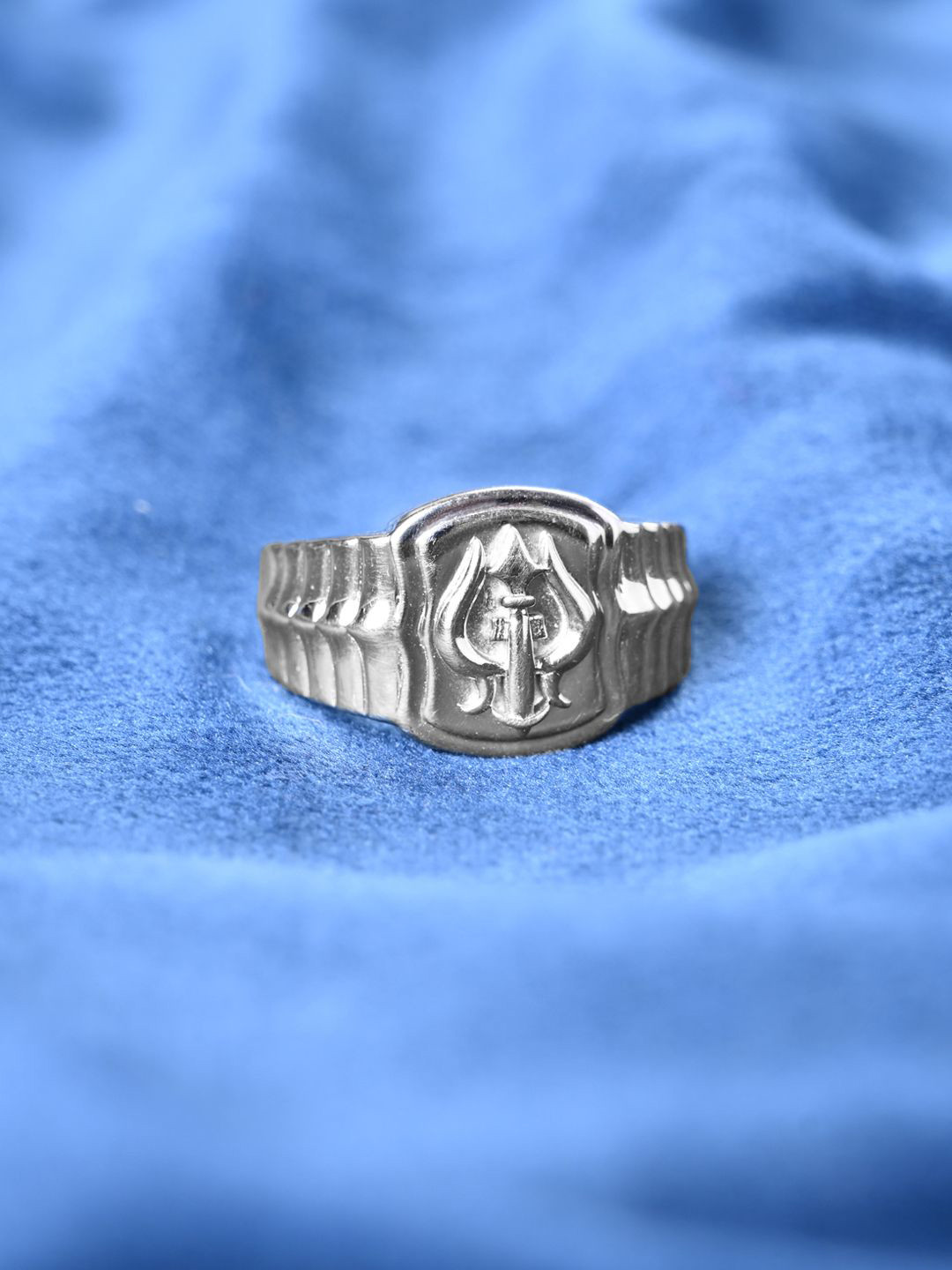 Clara Men 925 Sterling Silver Platinum-Plated Trishul Finger Ring