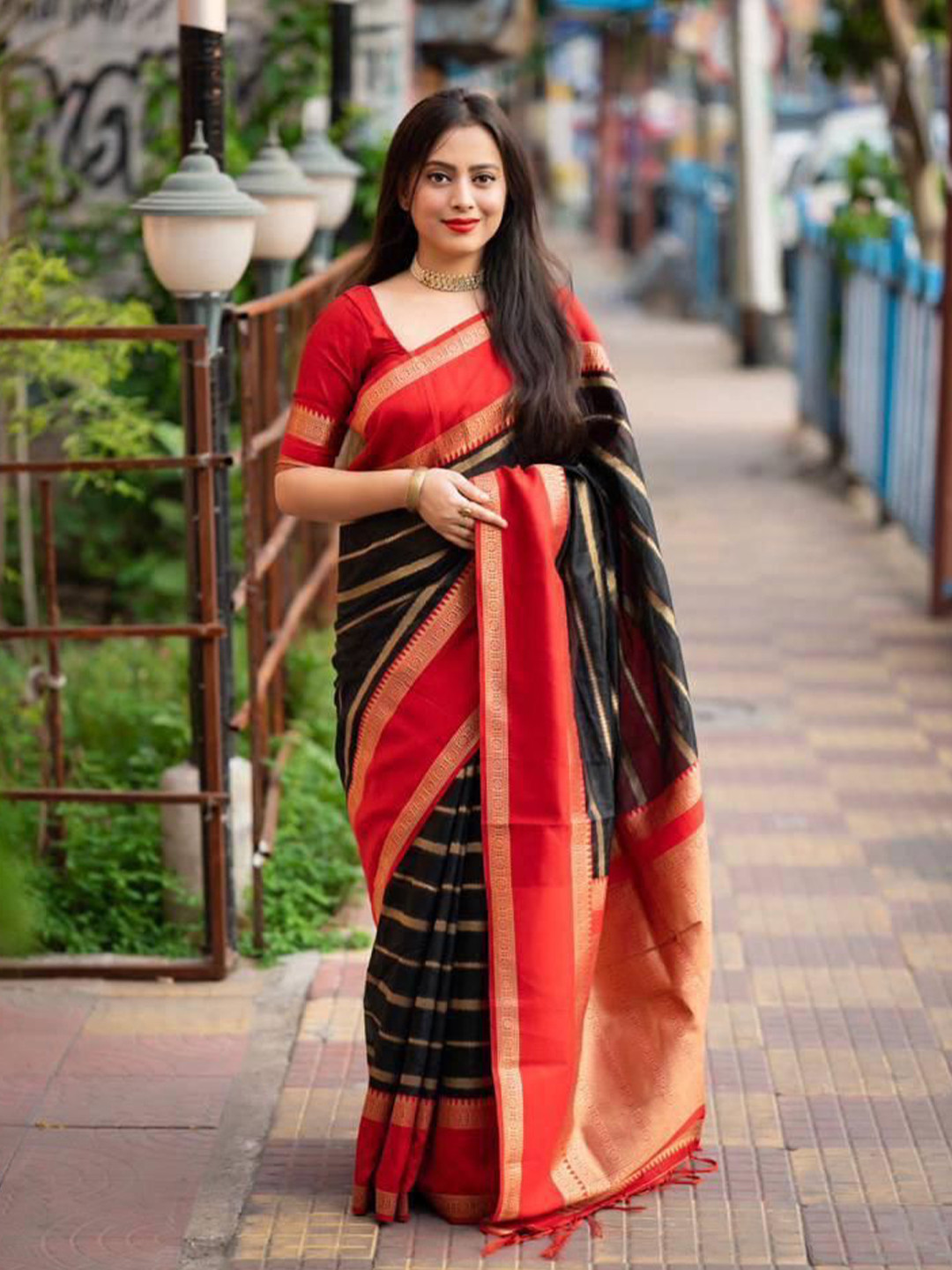 Miss Beelee Banarasi Silk Cotton Woven Design Zari Traditional Celebrity Saree