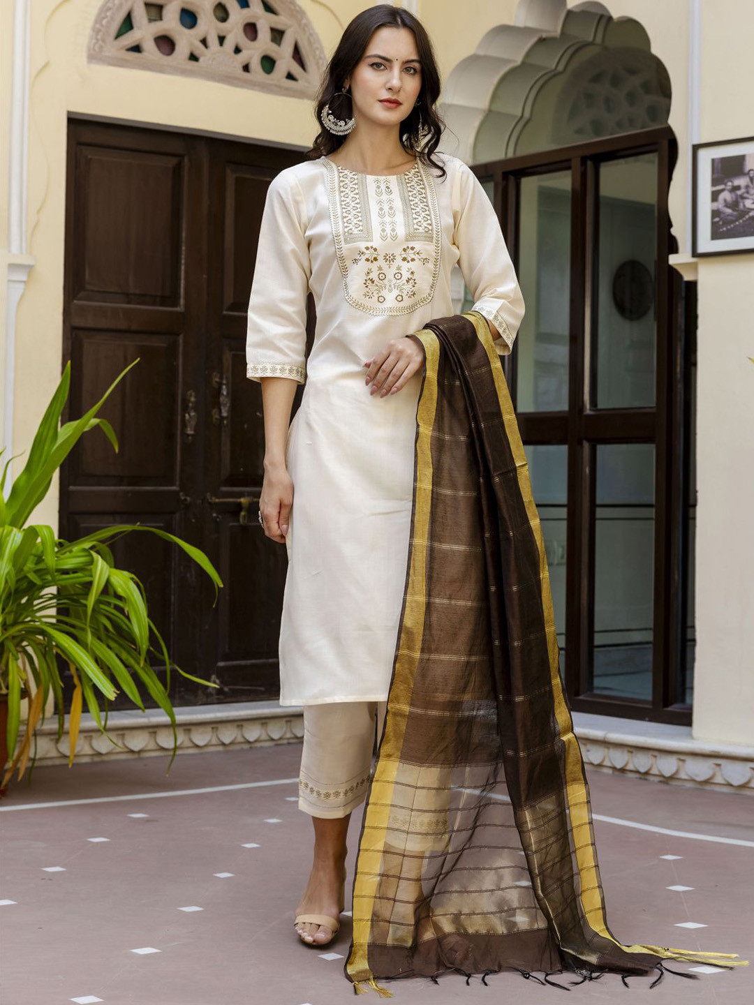 PPTOSS Women Ethnic Motifs Yoke Design Regular Gotta Patti Kurta with Trousers & With Dupatta