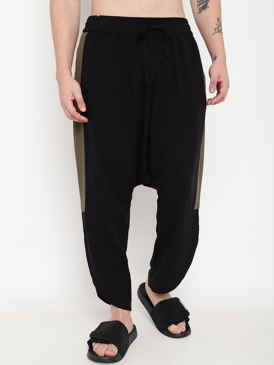 PUNK Men Loose Fit Mid-Rise Cotton Flat-Front Joggers