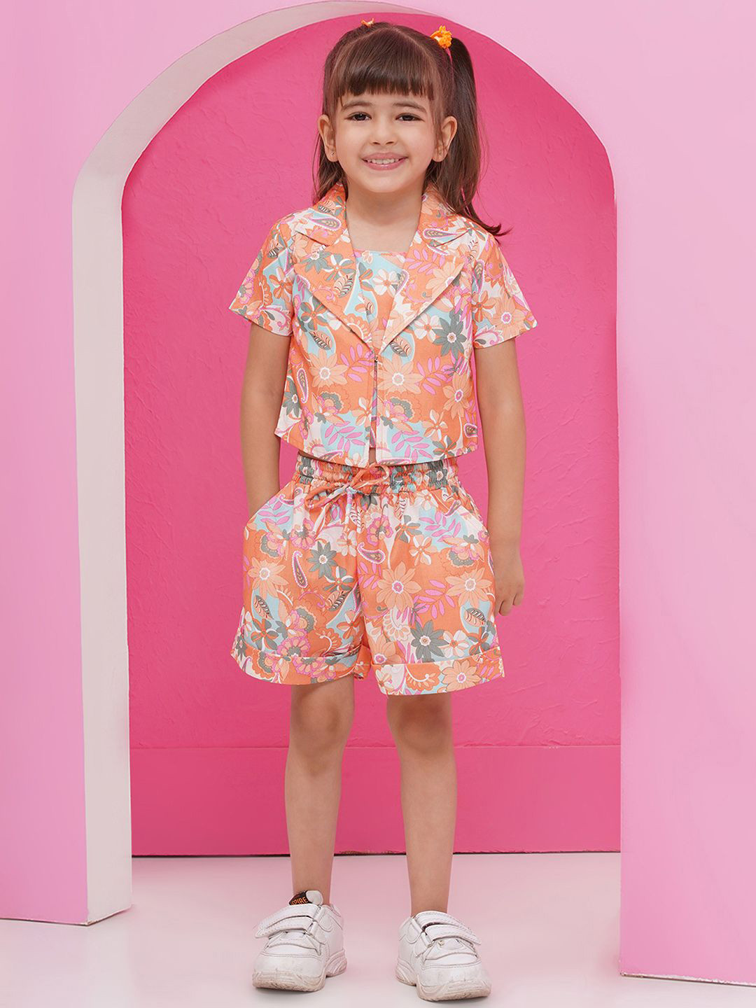 Aj DEZInES Girls Pure Cotton Printed Top & Coat with Shorts