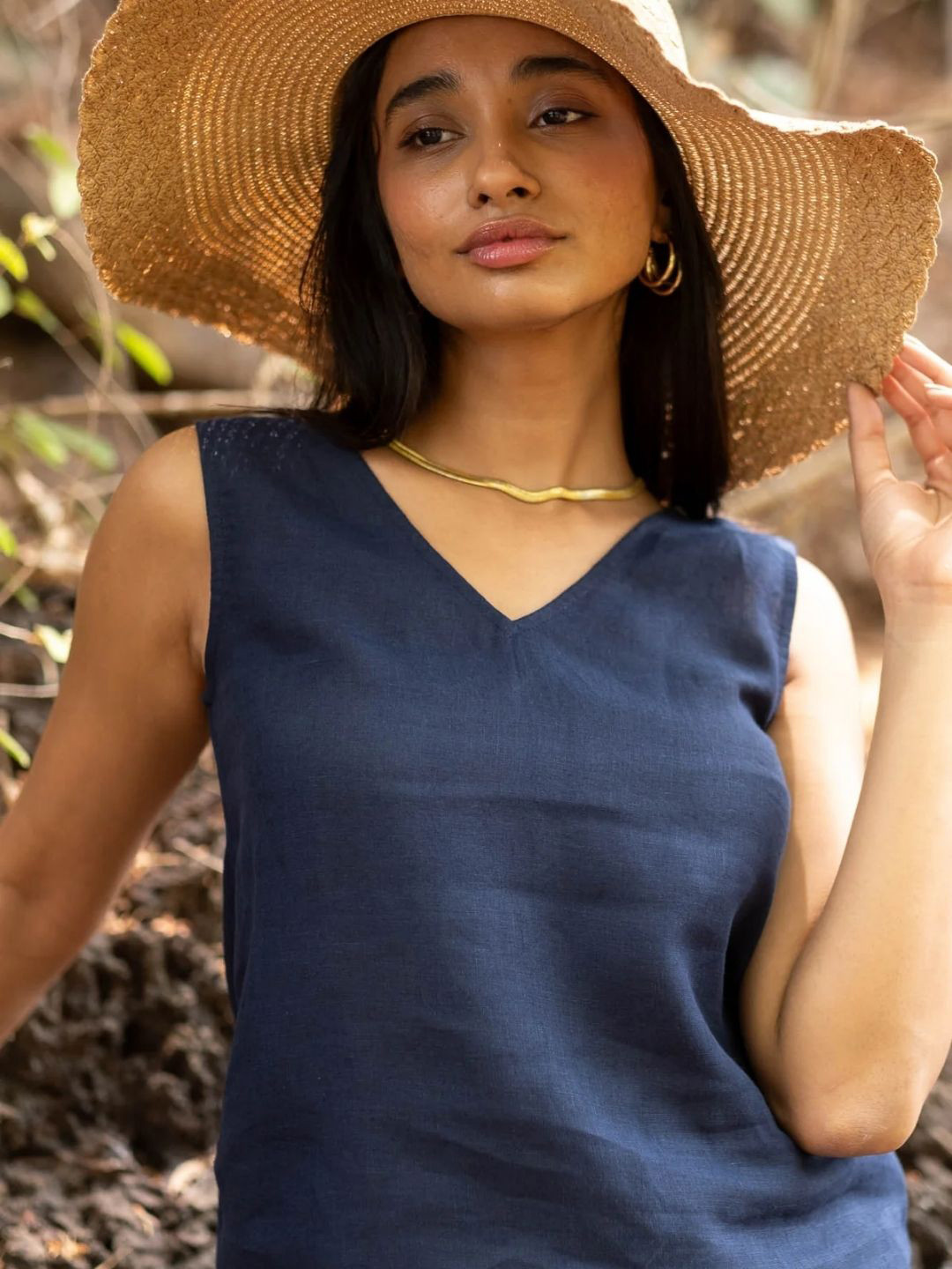 Creatures of Habit Women Linen V Neck Tank Top