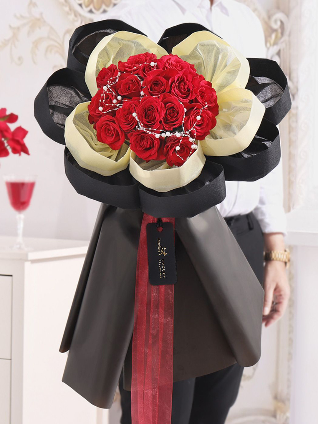 Interflora 15-Pcs Roses Fresh Flowers Bouquet