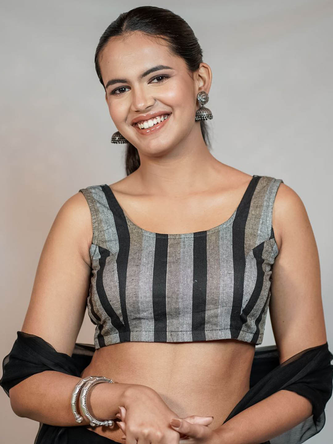 THE SAFFRON SAGA Women Striped Pure Cotton Sleeveless Saree Blouse