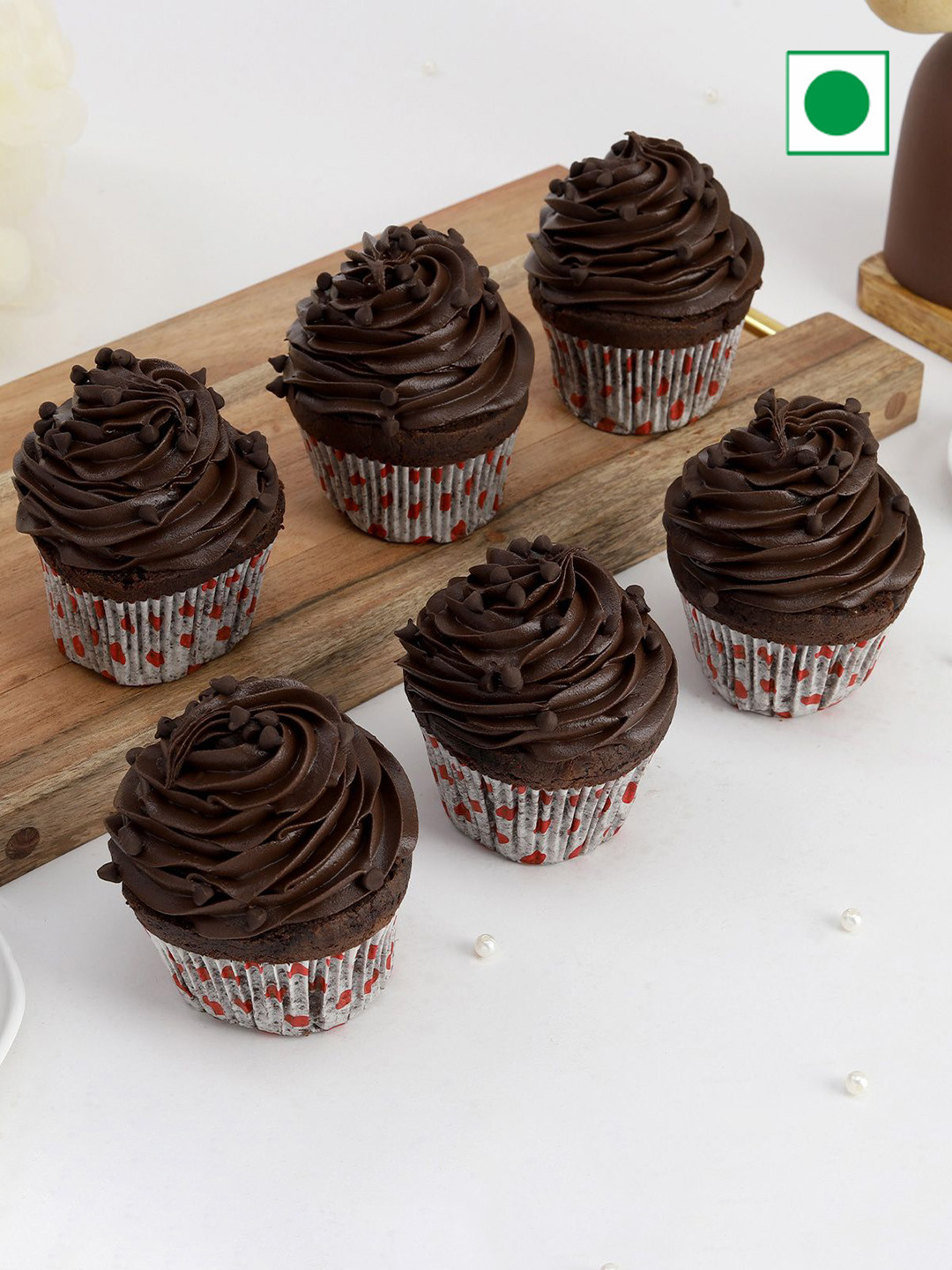 IGP 6-Pcs Chocolate Flavor Eggless Round Cupcakes Cake- 400 g