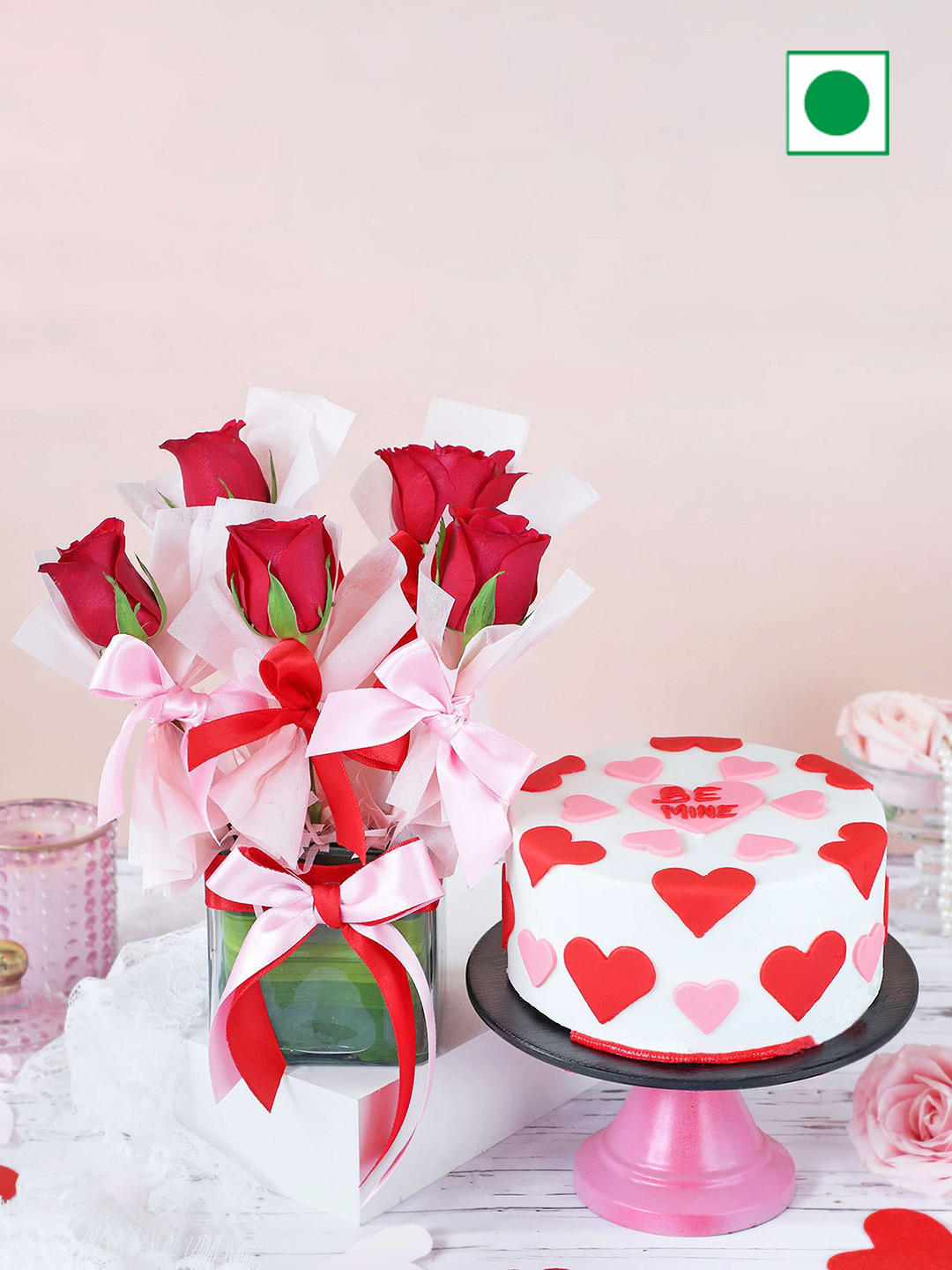 IGP Fresh Flowers With Chocolate Truffle Flavor Eggless Round Fondant Cake- 500 G