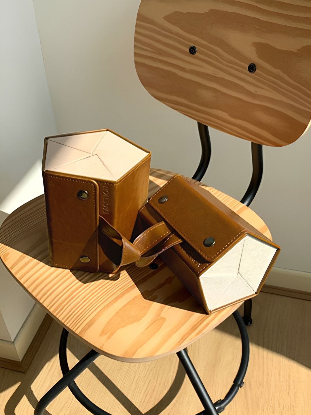 Aura Foldable Sunglasses Case