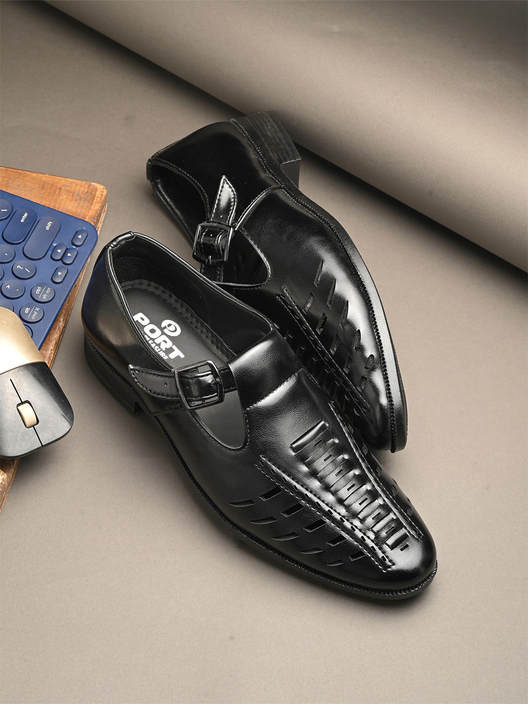 port Men Lightweight Shoe-Style Sandals