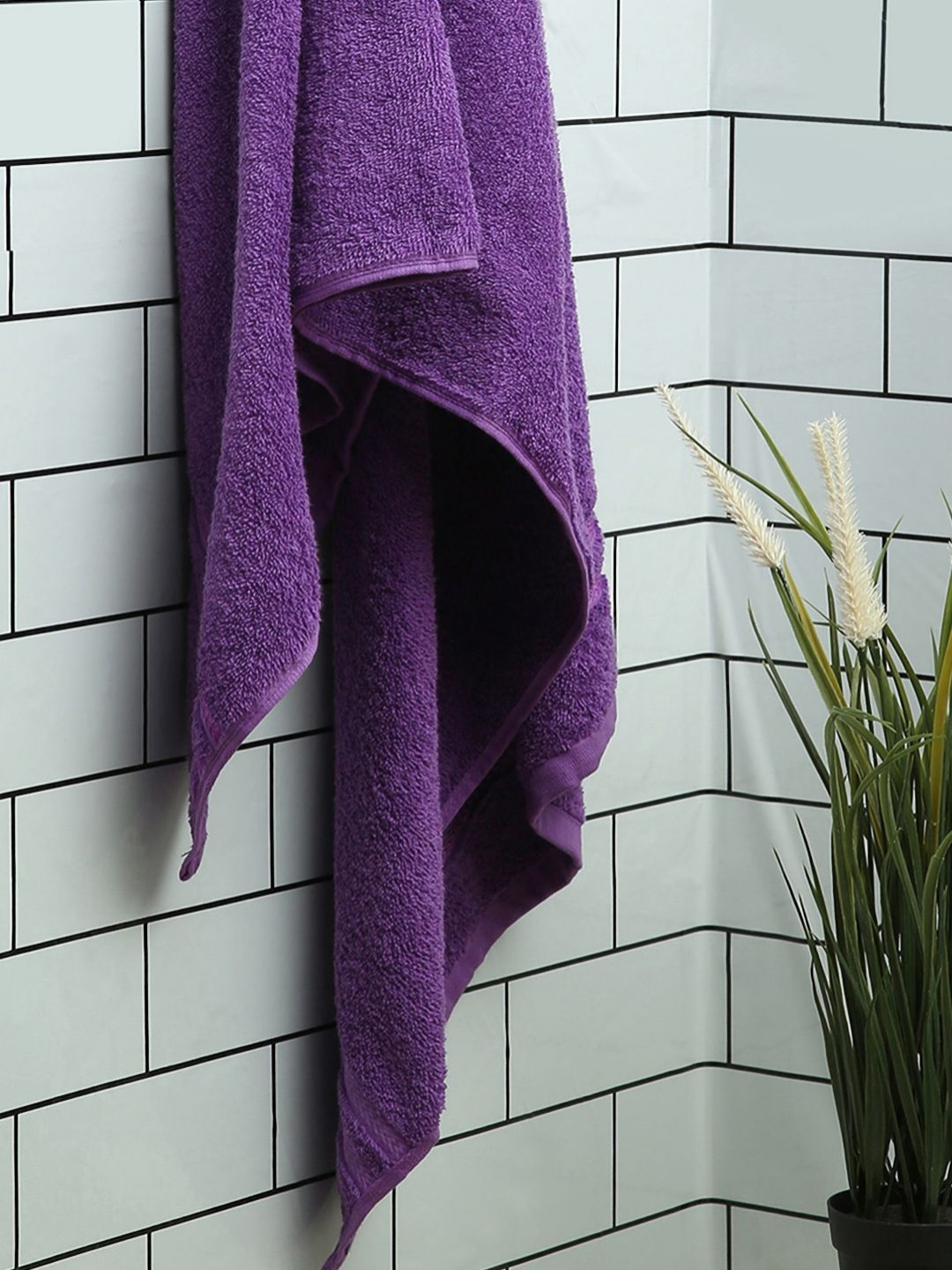 Welspun Lavender Quick Absorbent Pure Cotton 380 GSM Bath Towel