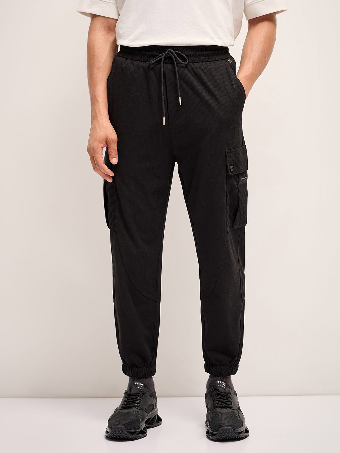 THE BEAR HOUSE Men Solid Cargo Trousers