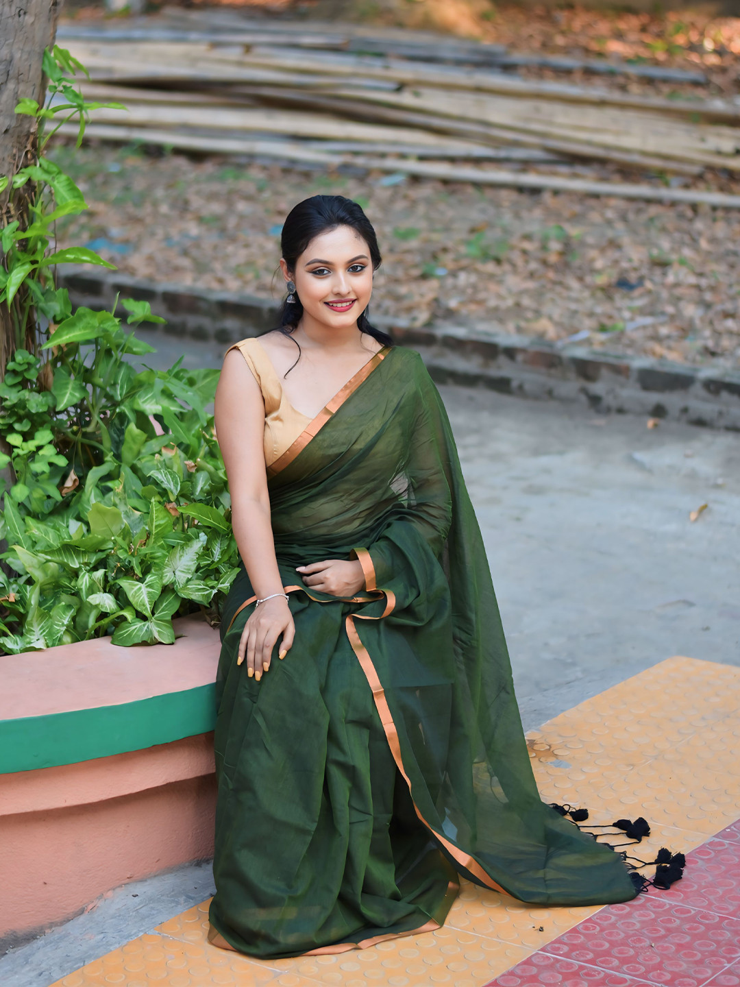 Ruuprekha Zari Pure Cotton Khadi Saree