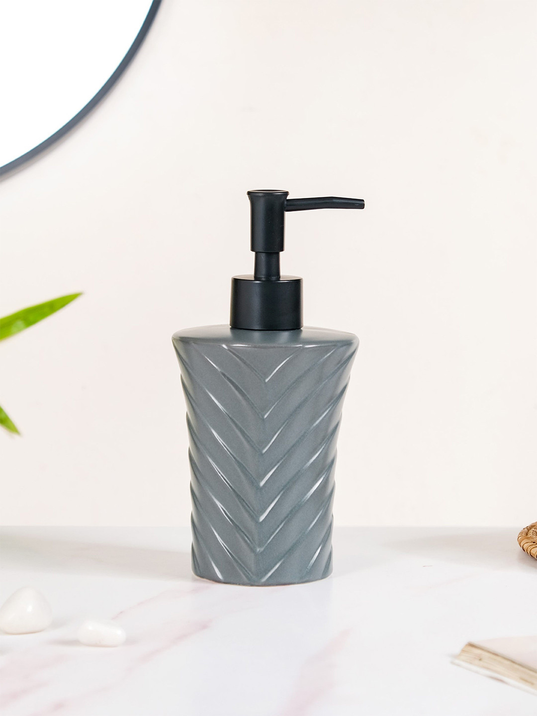 Nestasia Grey & Black Modern Zigzag Textured Ceramic Soap Dispenser 300 ml