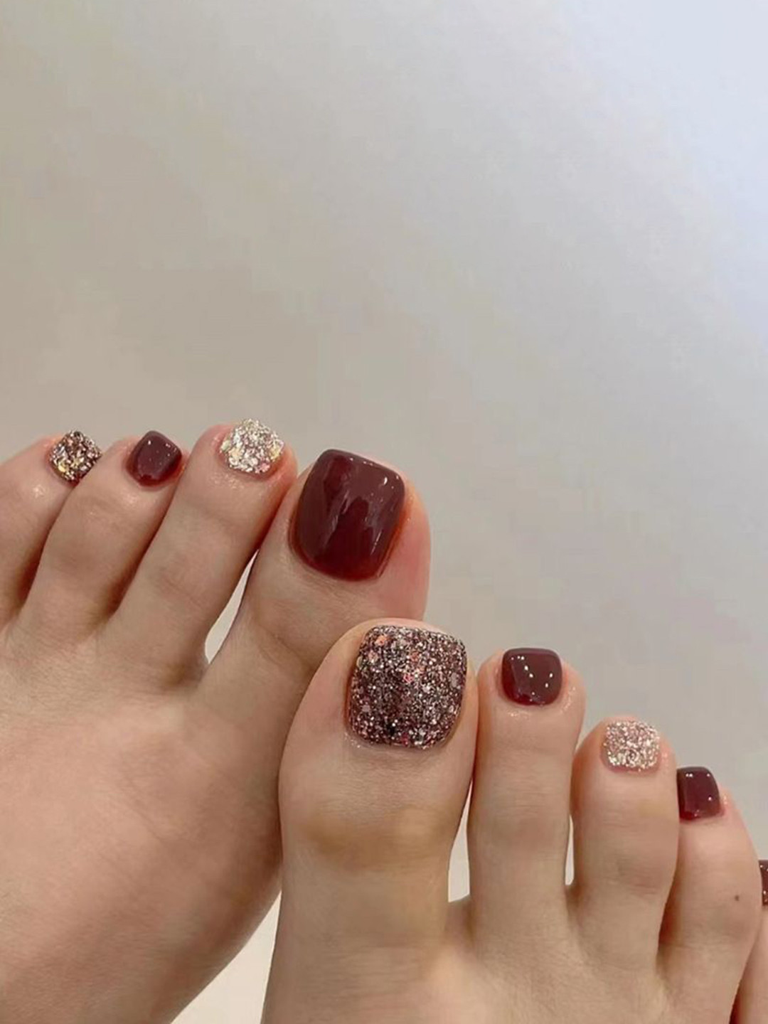 The Pink Truck Set Of 24 Reusable Toe Nails Maroon Golden Design With Glue