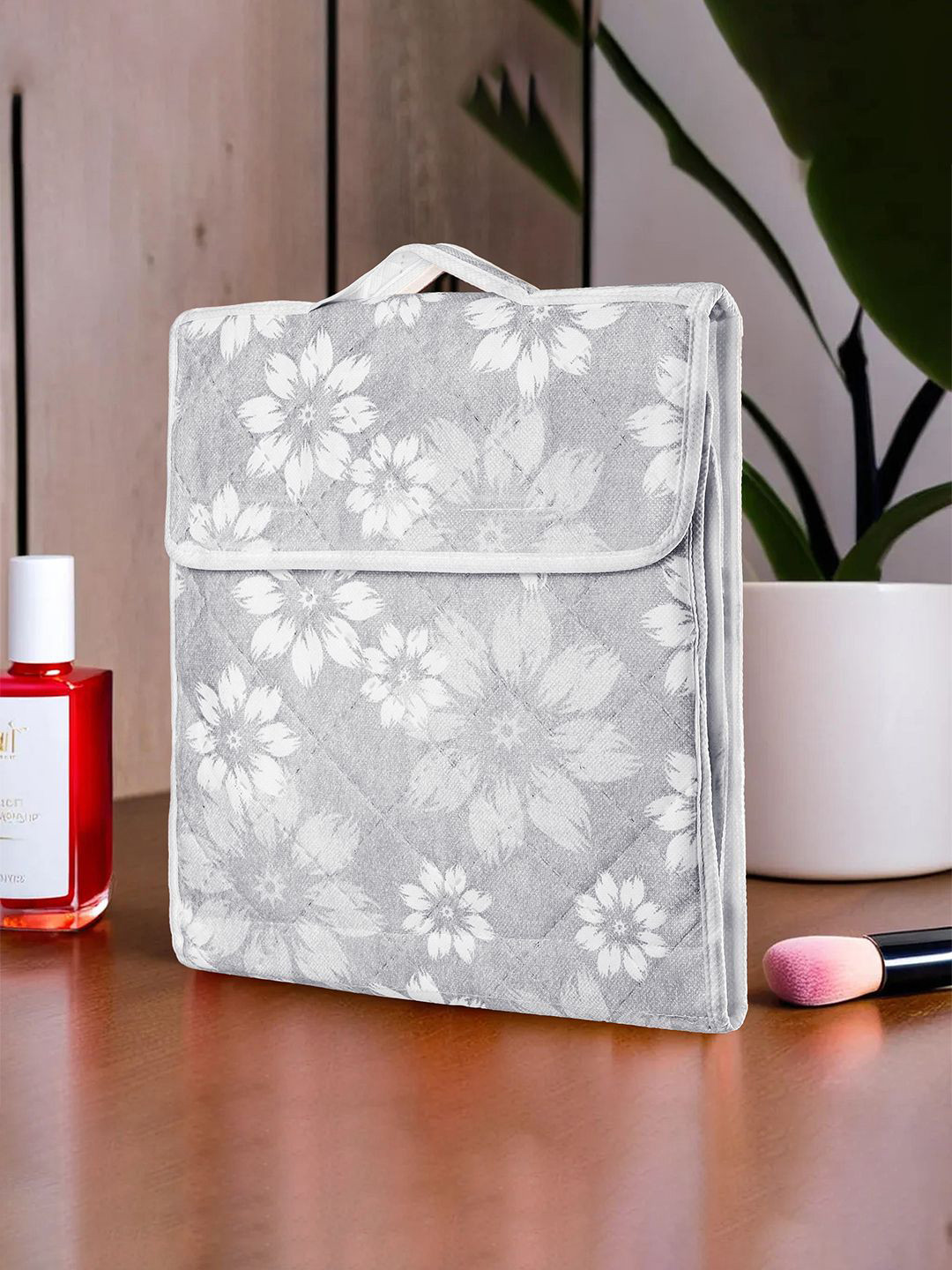 Kuber Industries Flower Quilted Make-Up Pouch - Grey