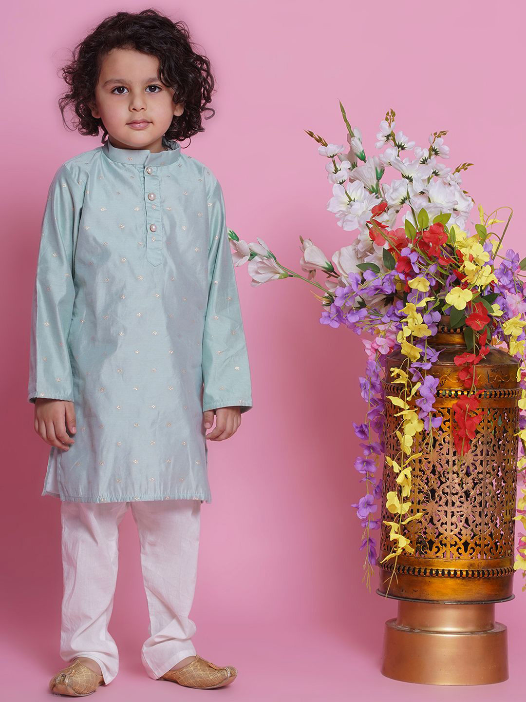 Little Bansi Boys Abstract Embroidered Mandarin Collar Straight Kurta With Pyjamas