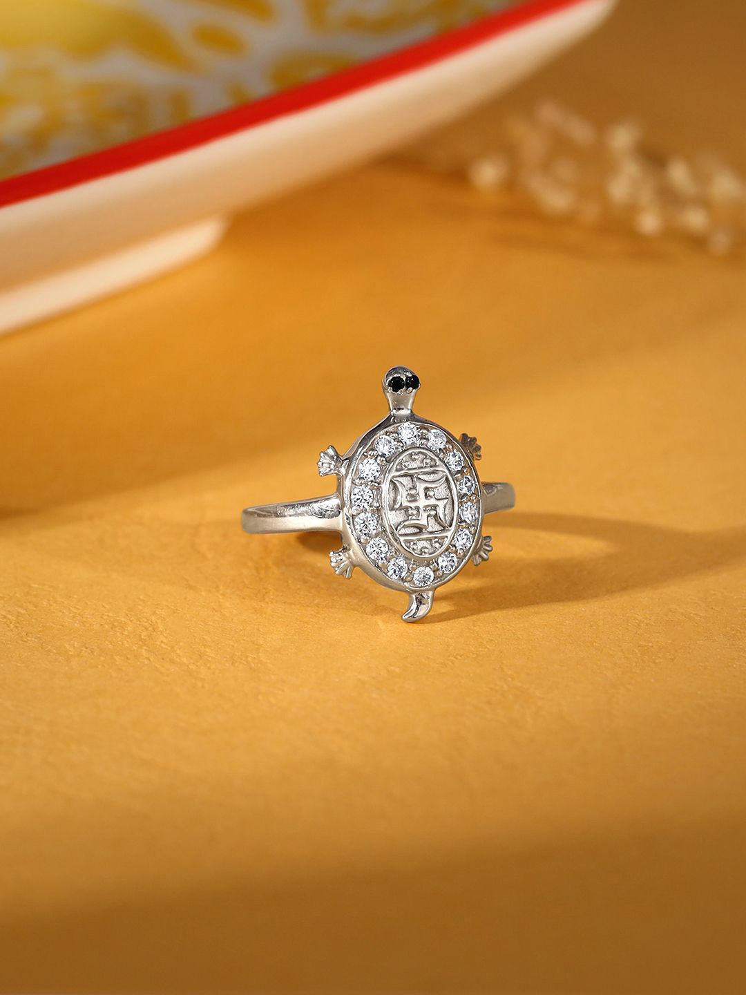 GIVA 925 Silver Rhodium-Plated Tortoise Finger Ring