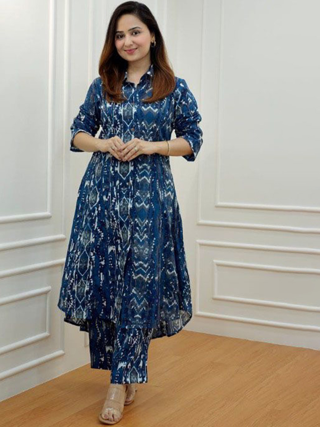 SIJOPA Floral Printed Shirt Collar High-Low A-Line Kurta With Trousers