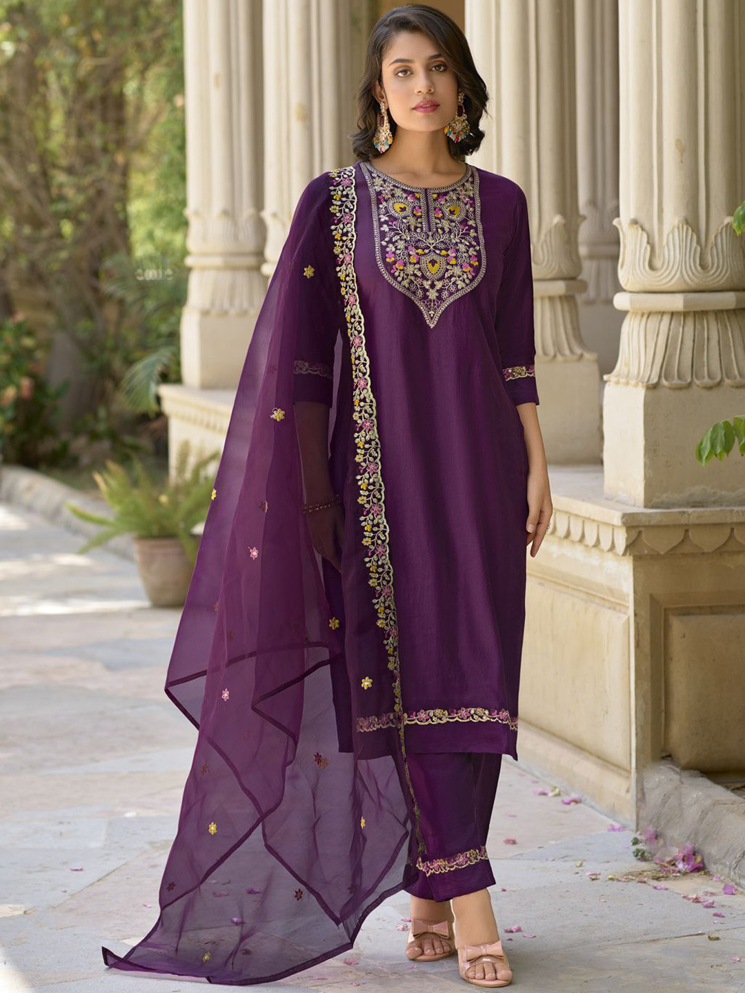 VredeVogel Floral Embroidered Thread Work Kurta with Trousers & Dupatta